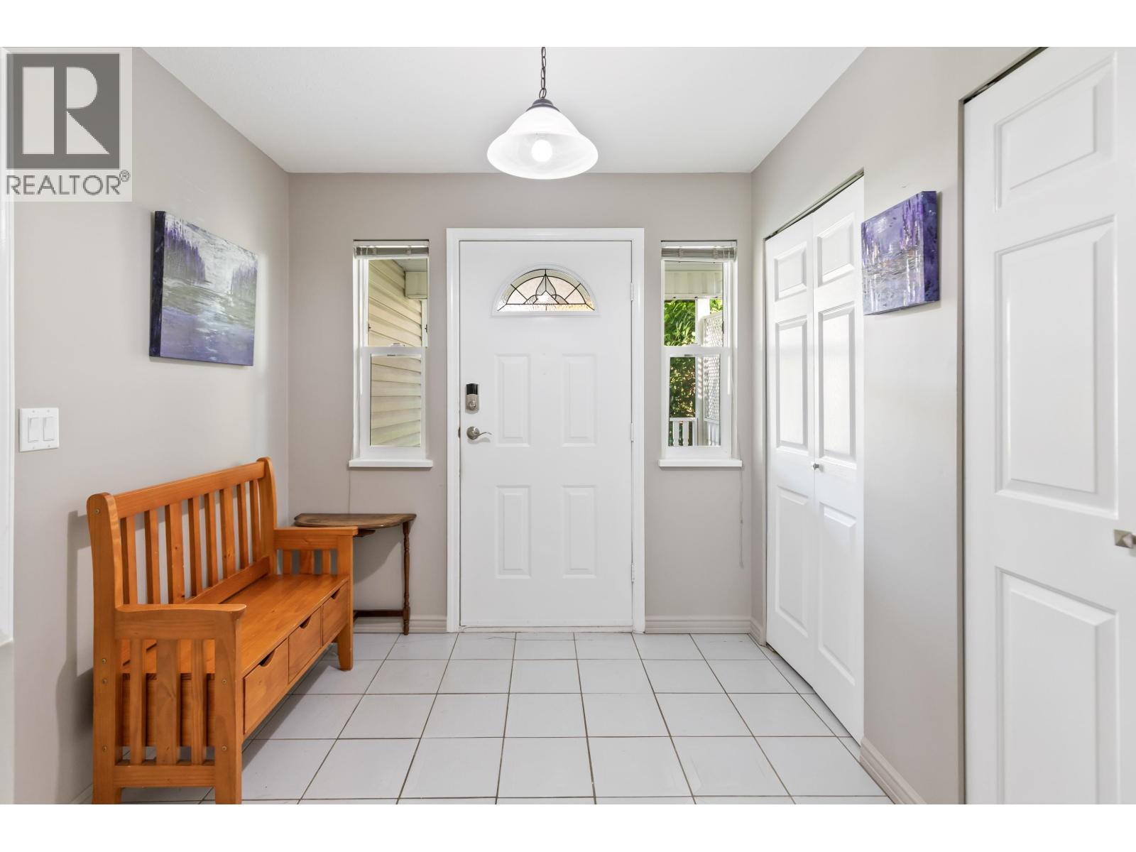 24816 118 B Avenue, Maple Ridge, British Columbia  V4R 1Z2 - Photo 2 - R3053018