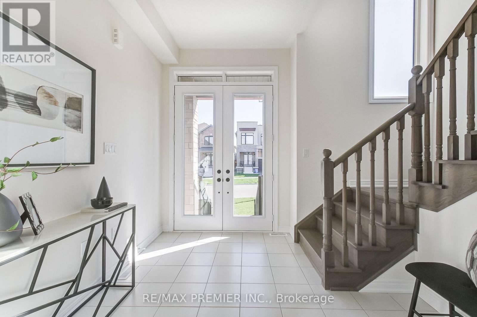 222 Mckean Drive, Whitchurch-Stouffville, Ontario  L4A 5C2 - Photo 7 - N12197157