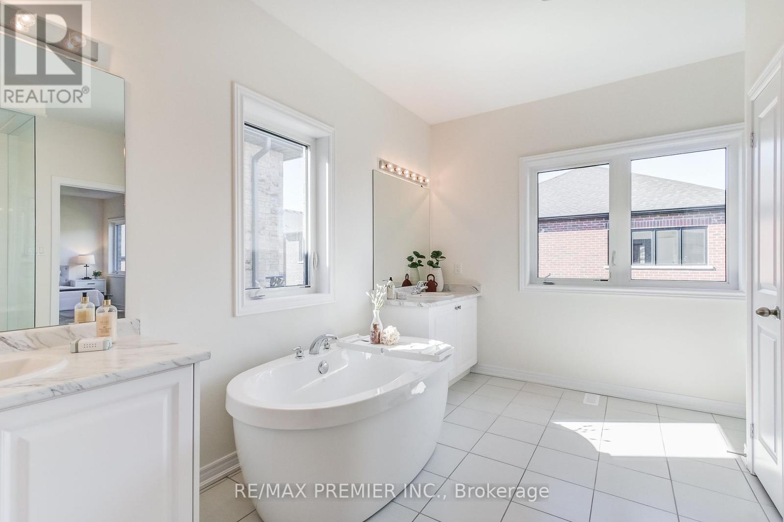 222 Mckean Drive, Whitchurch-Stouffville, Ontario  L4A 5C2 - Photo 38 - N12197157