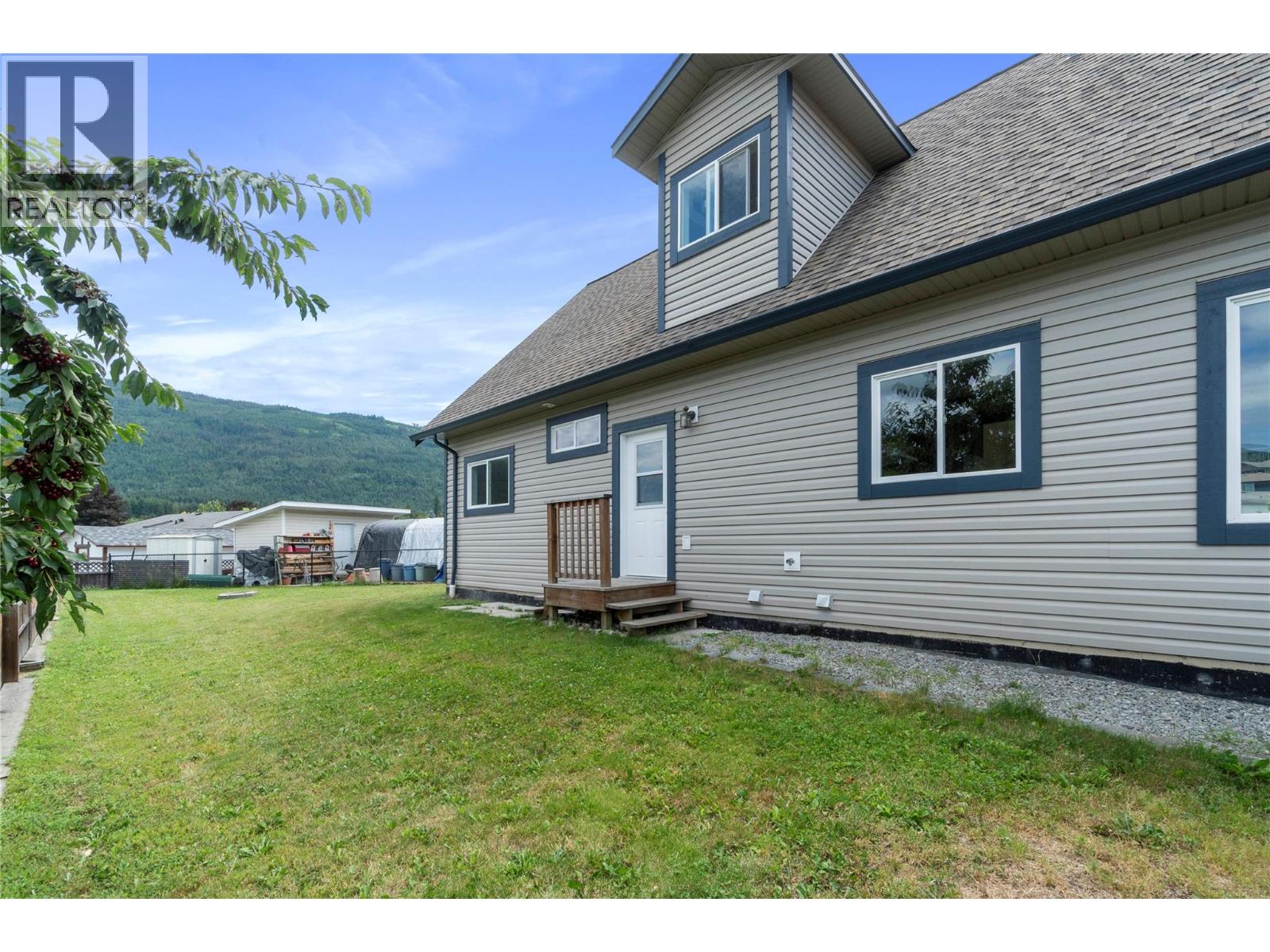 7281 46 Street Ne, Salmon Arm, British Columbia  V1E 2B3 - Photo 9 - 10365385