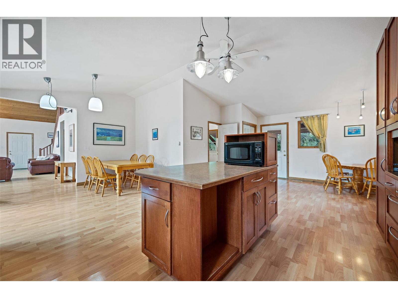 4345 Teal Road, Fairmont Hot Springs, British Columbia  V0B 1L2 - Photo 11 - 10365016