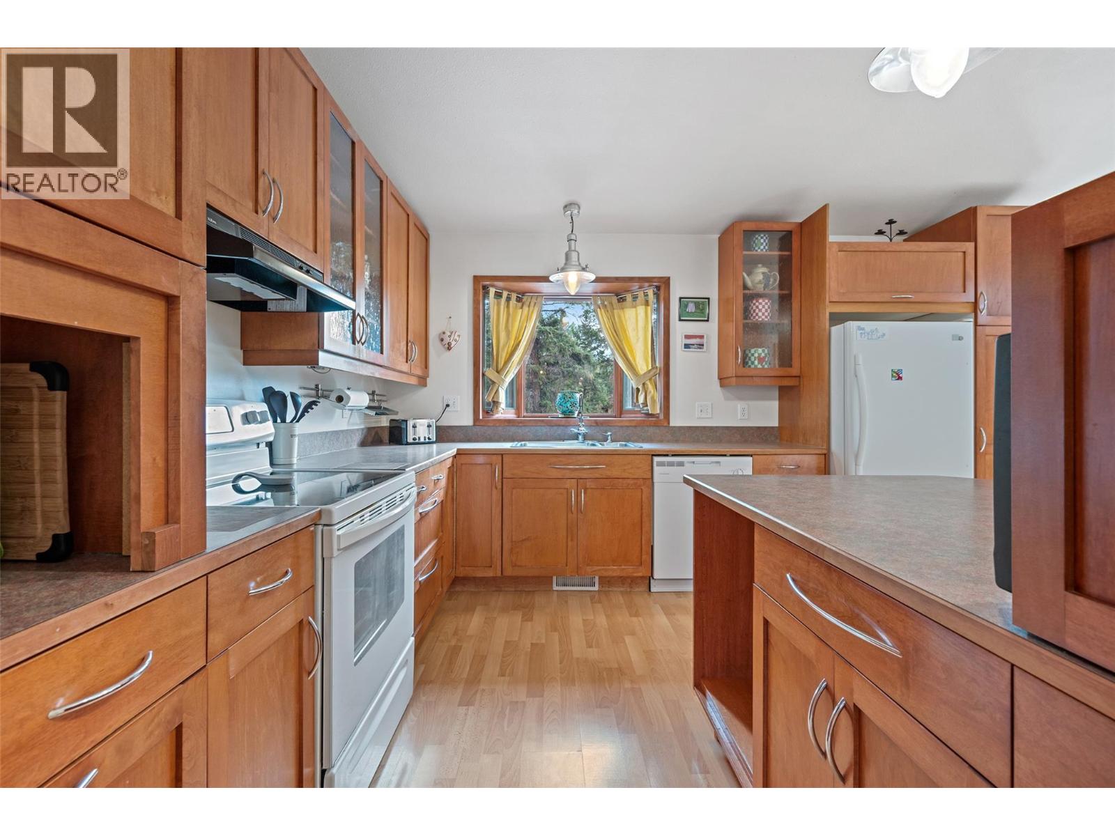 4345 Teal Road, Fairmont Hot Springs, British Columbia  V0B 1L2 - Photo 9 - 10365016