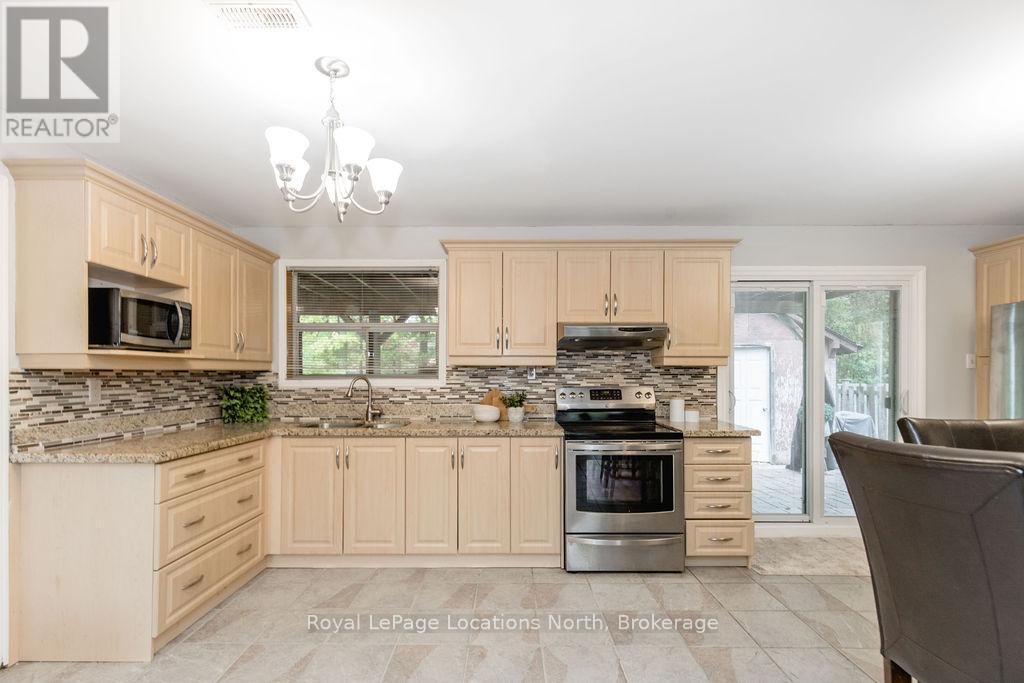 3 51st Street, Wasaga Beach, Ontario  L9Z 1X5 - Photo 14 - S12452277