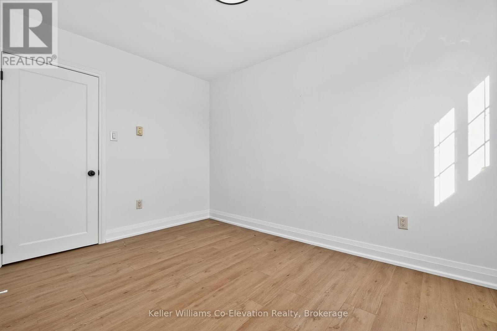 556 Champlain Road, Tiny, Ontario  L9M 0C2 - Photo 10 - S12452331