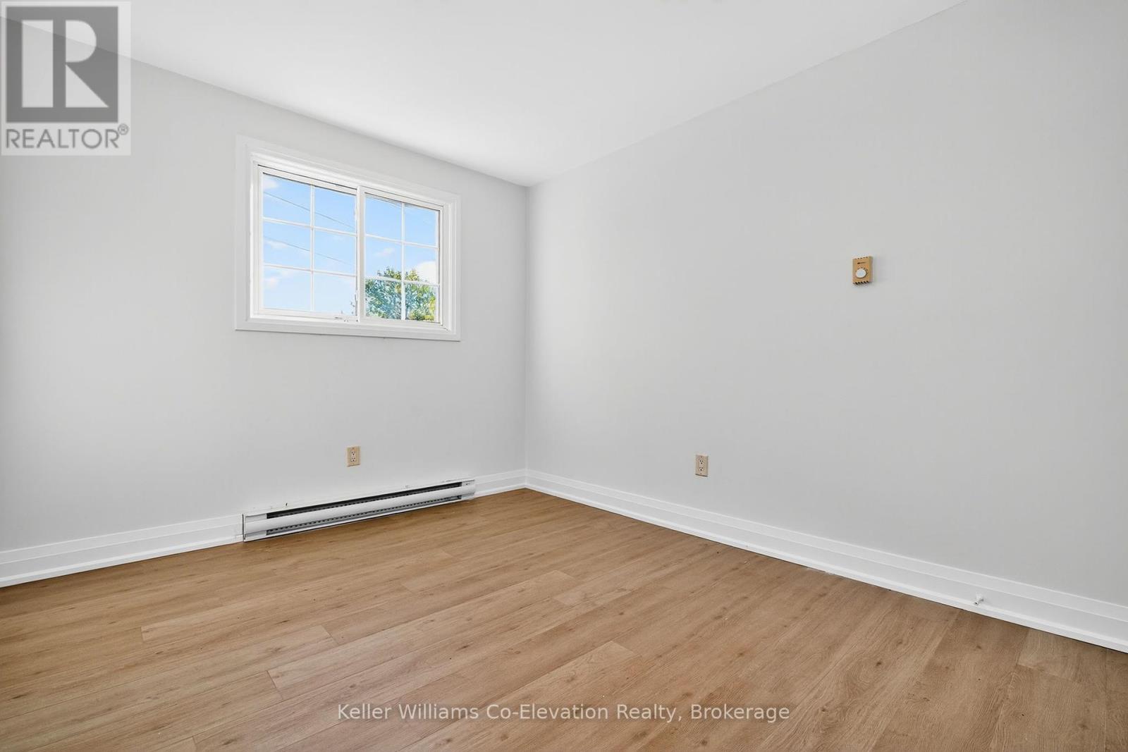 556 Champlain Road, Tiny, Ontario  L9M 0C2 - Photo 11 - S12452331