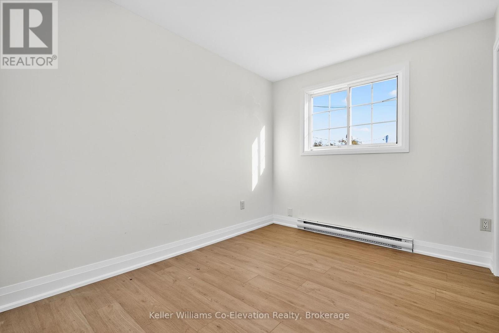 556 Champlain Road, Tiny, Ontario  L9M 0C2 - Photo 9 - S12452331