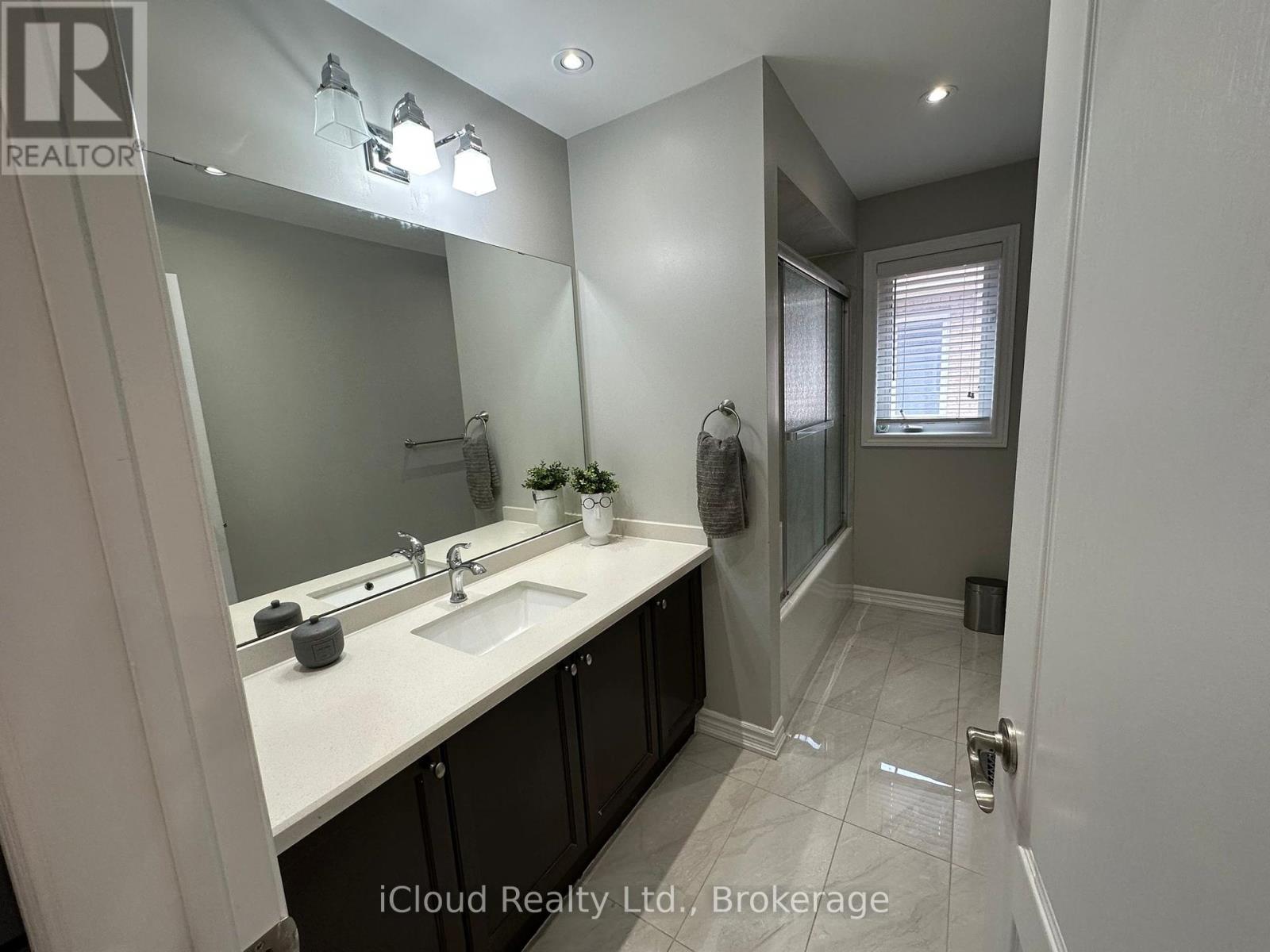1272 Rolph Terrace, Milton, Ontario  L9T 7C8 - Photo 15 - W12452162