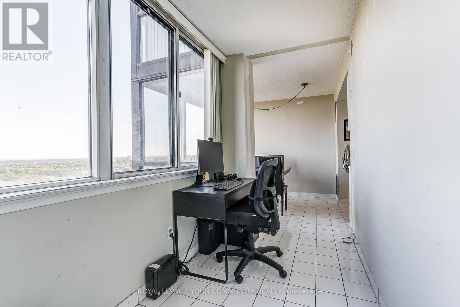 1208 - 350 Webb Drive, Mississauga, Ontario  L5B 3W4 - Photo 8 - W12452164