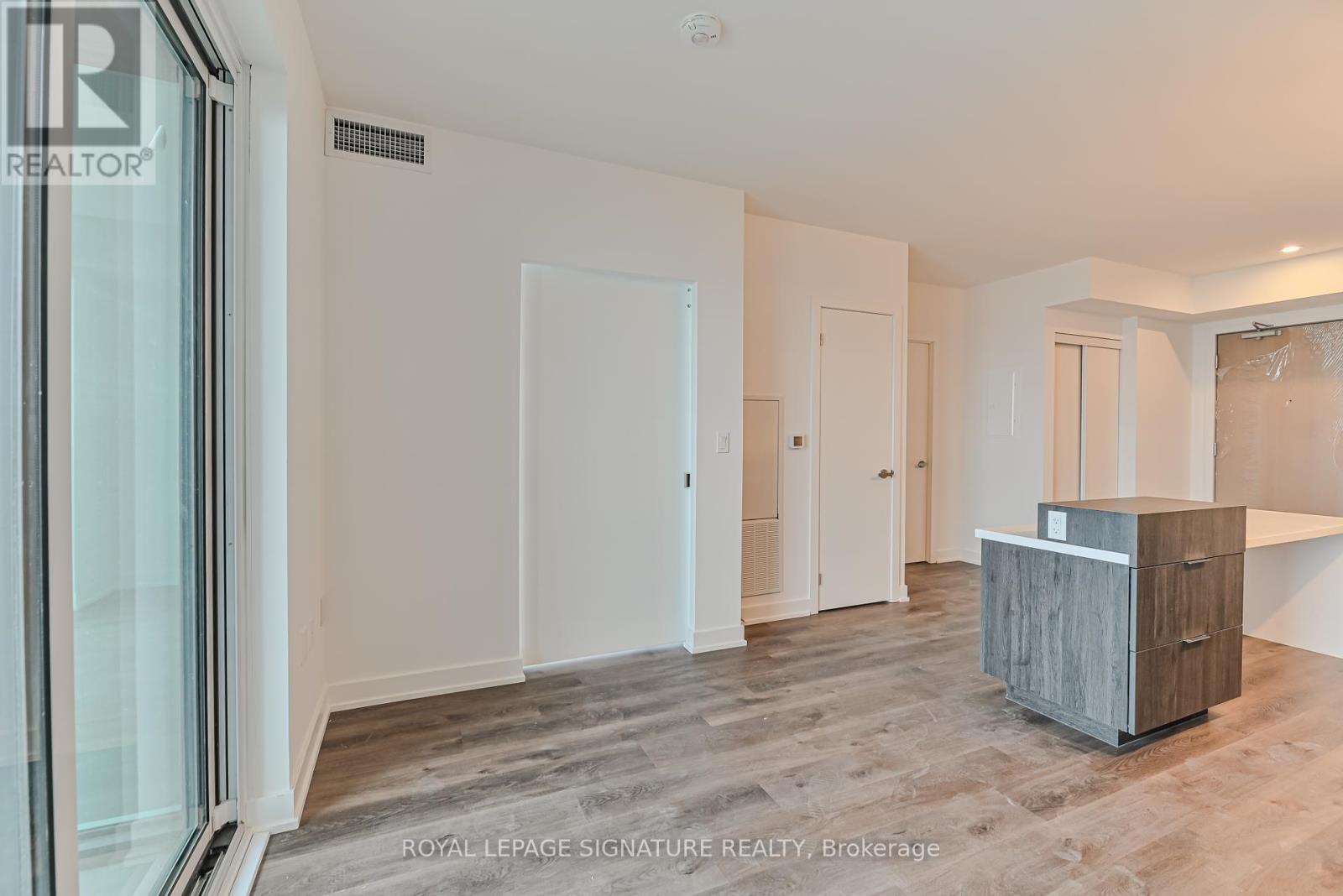 1606 - 370 Martha Street, Burlington, Ontario  L7R 0G9 - Photo 20 - W12452179