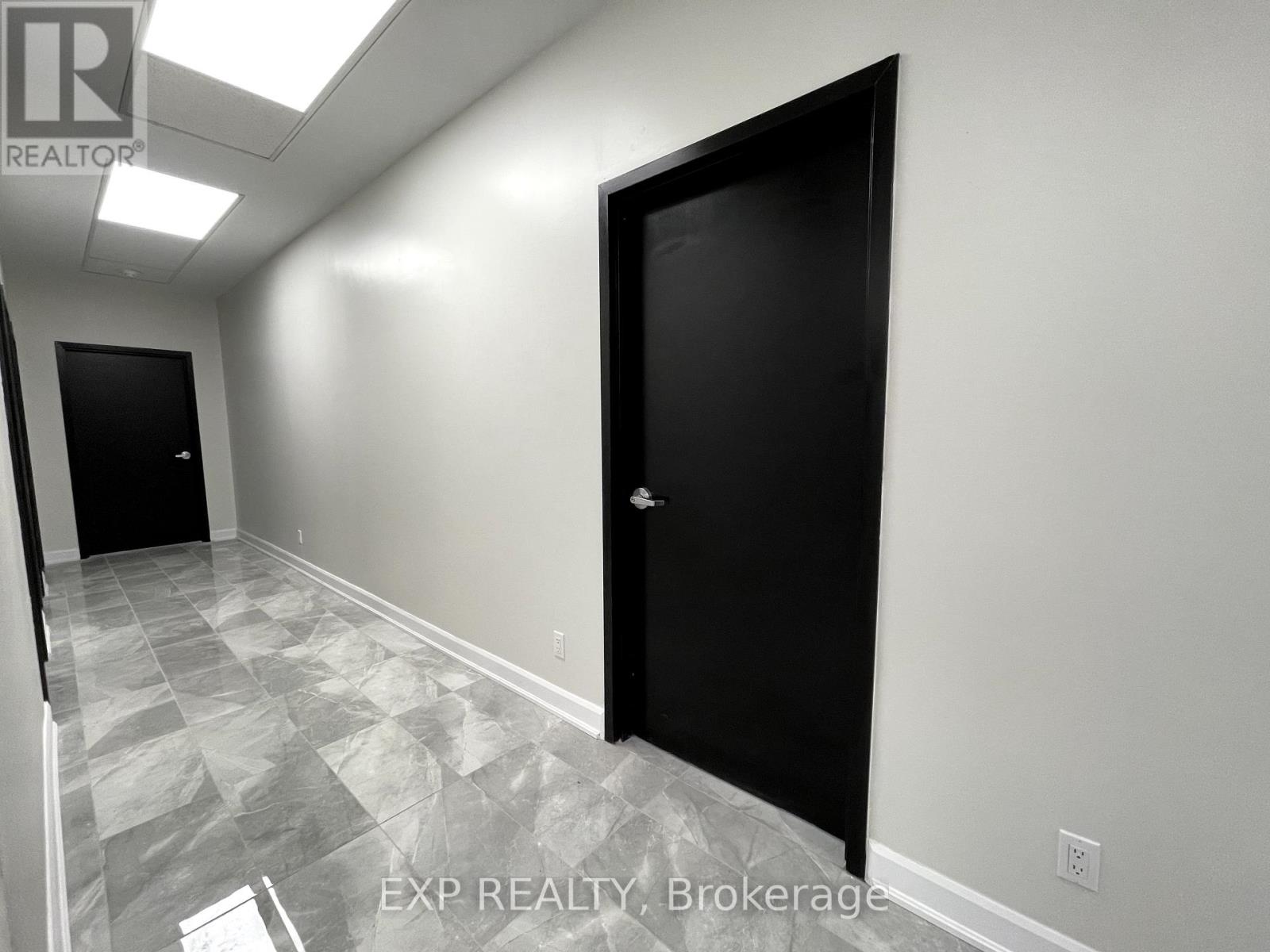 205-4a - 230 Lakeshore Road E, Mississauga, Ontario  L5G 1G7 - Photo 6 - W12452180