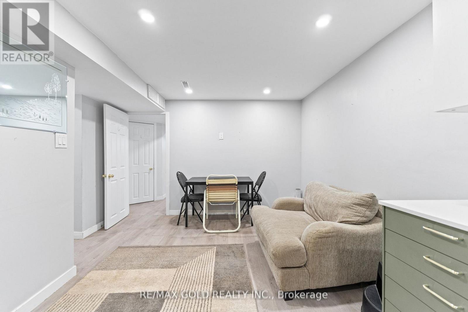 1 Greenbriar Road, Brampton, Ontario  L6S 1V4 - Photo 44 - W12452190