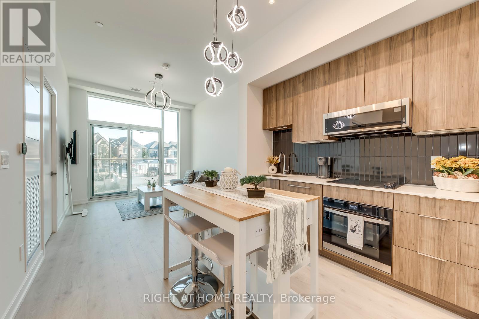 136 - 2501 Saw Whet Boulevard, Oakville, Ontario  L6M 5N2 - Photo 9 - W12452212