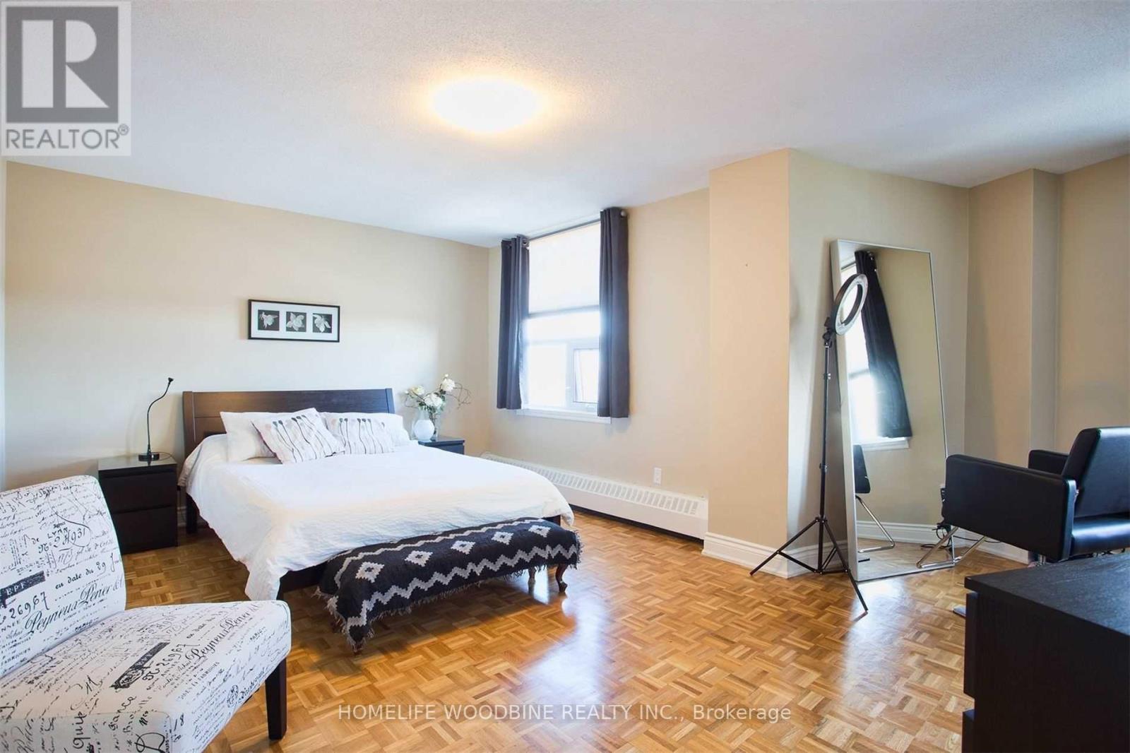 906 (Room) - 716 The West Mall, Toronto, Ontario  M9C 4X5 - Photo 7 - W12452220