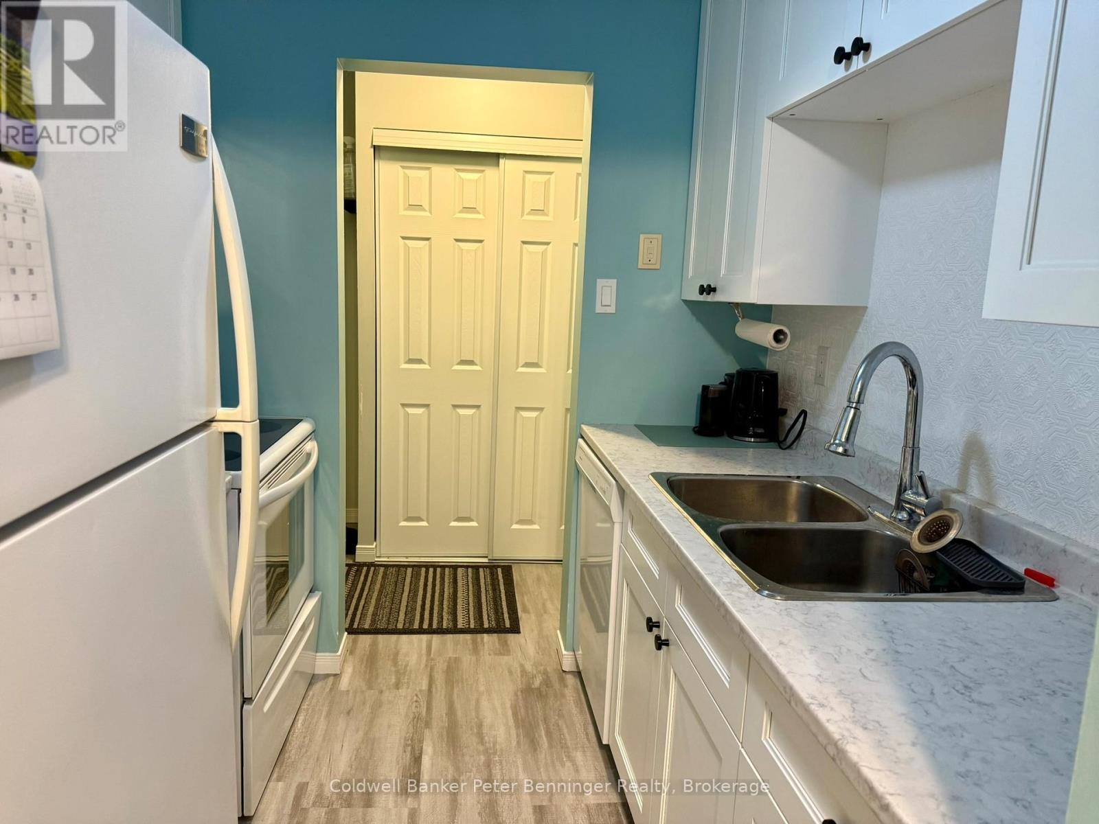 301 - 5 Valleyside Drive, Brockton, Ontario  N0G 2V0 - Photo 2 - X12452321