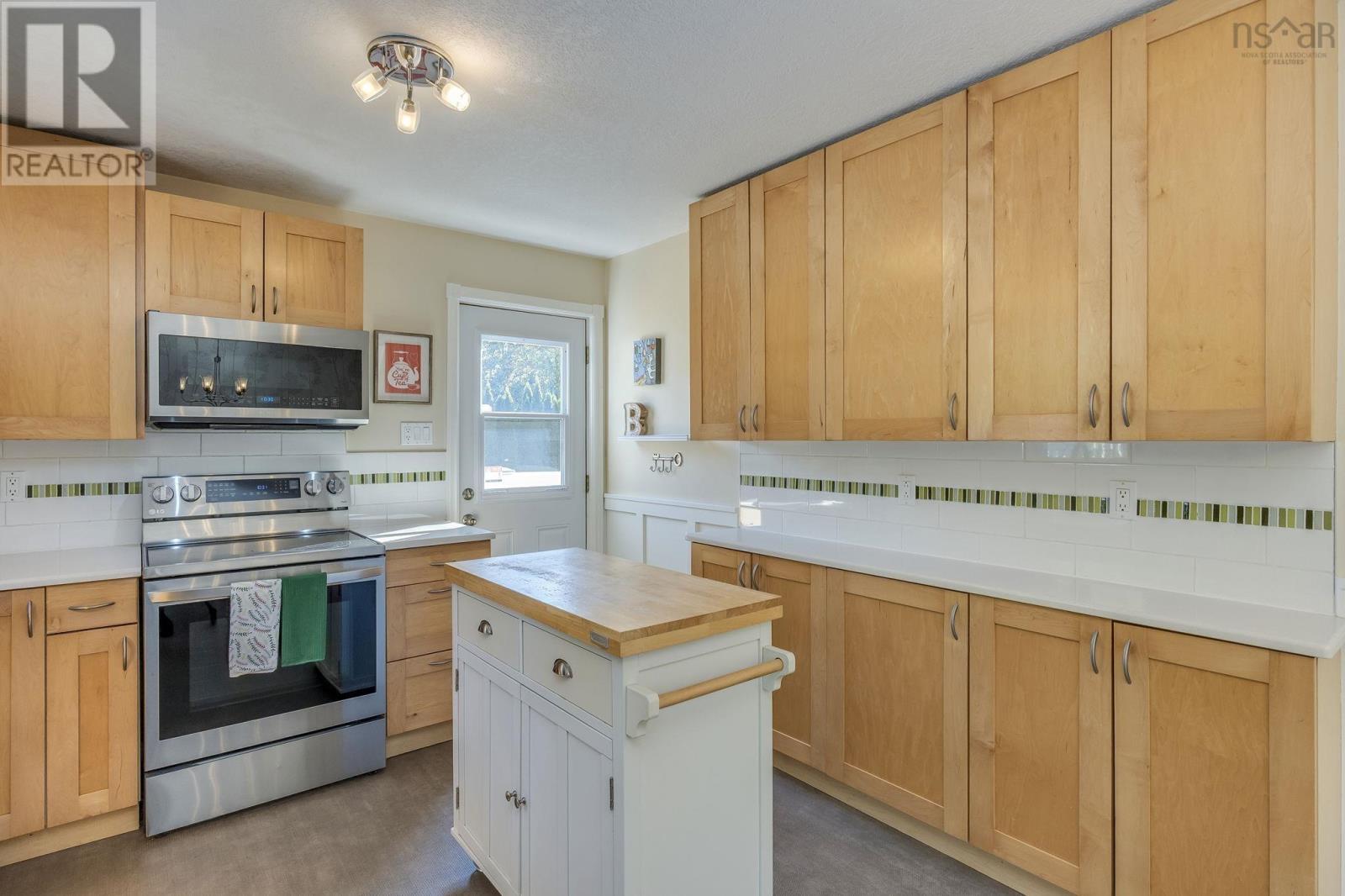 15 Thomas Street, Berwick, Nova Scotia  B0P 1E0 - Photo 4 - 202525413