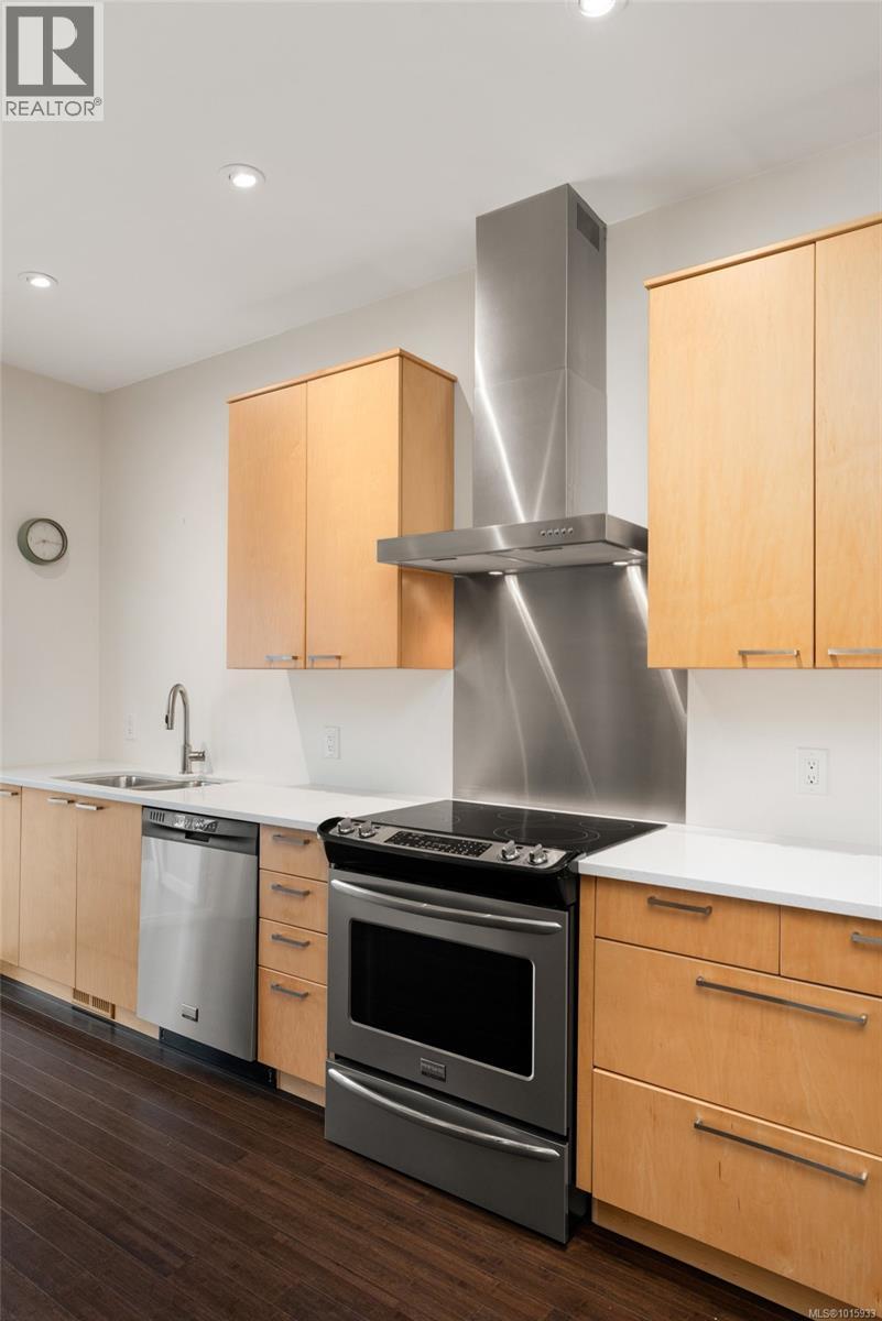 2659 Victor St, Victoria, British Columbia  V8R 4E3 - Photo 17 - 1015933