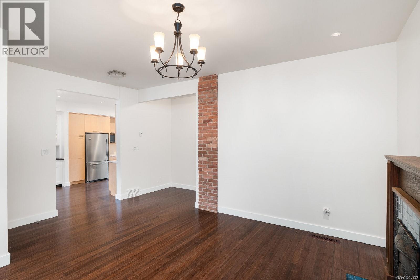 2659 Victor St, Victoria, British Columbia  V8R 4E3 - Photo 11 - 1015933