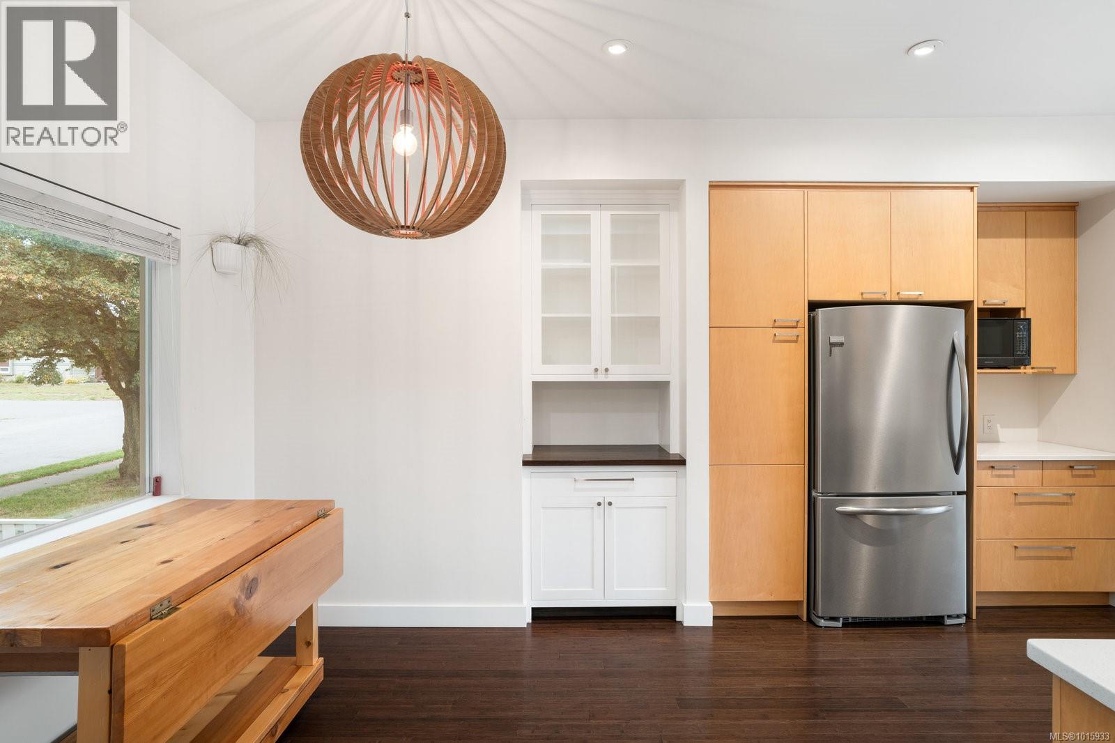 2659 Victor St, Victoria, British Columbia  V8R 4E3 - Photo 12 - 1015933