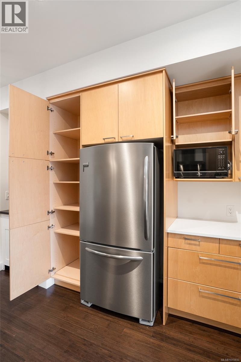 2659 Victor St, Victoria, British Columbia  V8R 4E3 - Photo 22 - 1015933