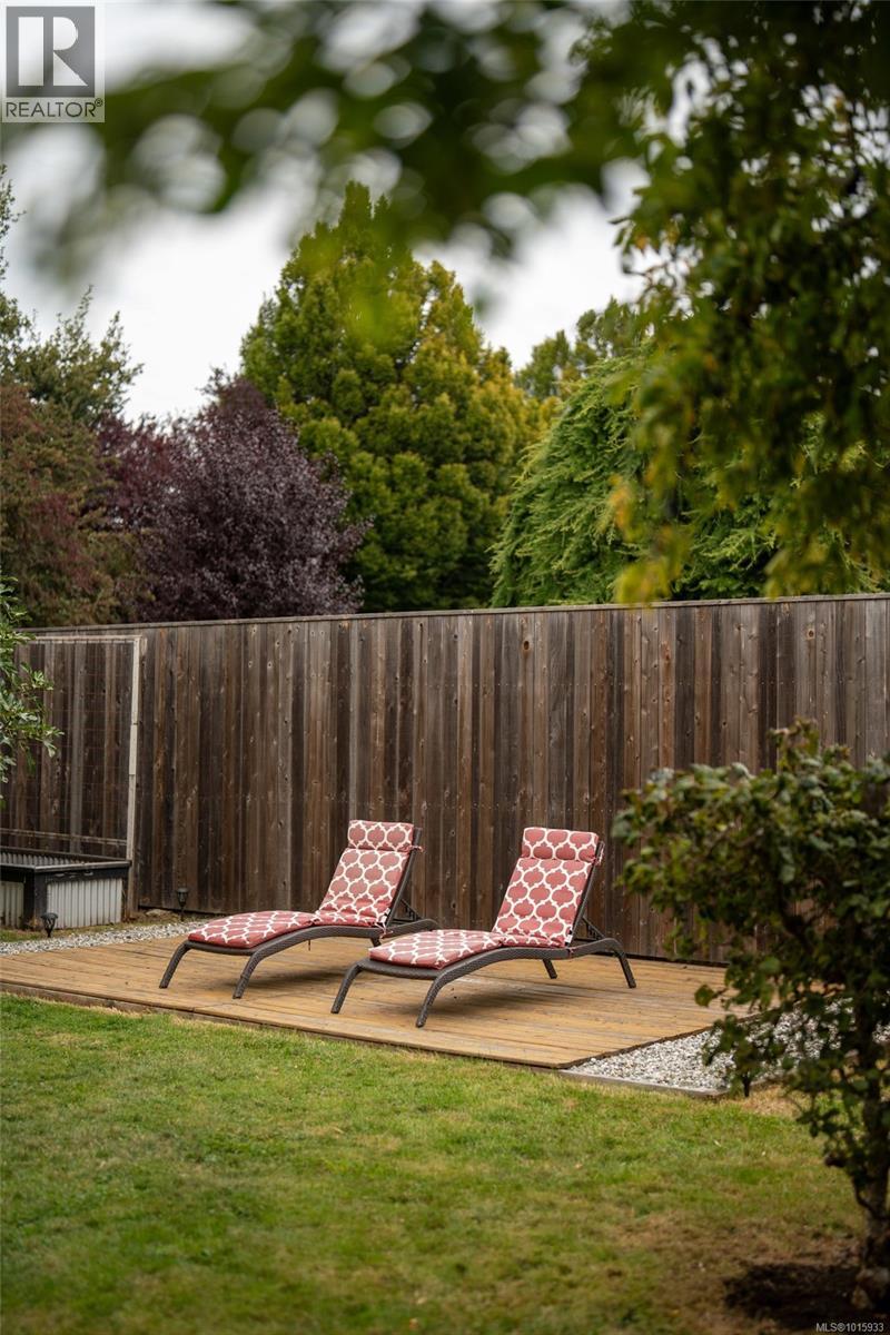 2659 Victor St, Victoria, British Columbia  V8R 4E3 - Photo 41 - 1015933