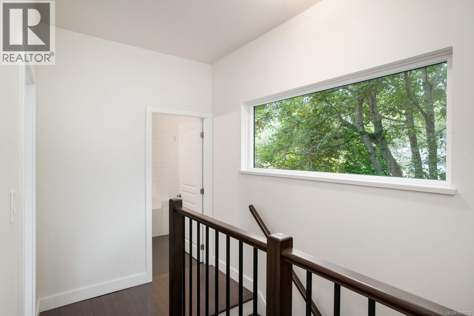 2659 Victor St, Victoria, British Columbia  V8R 4E3 - Photo 23 - 1015933