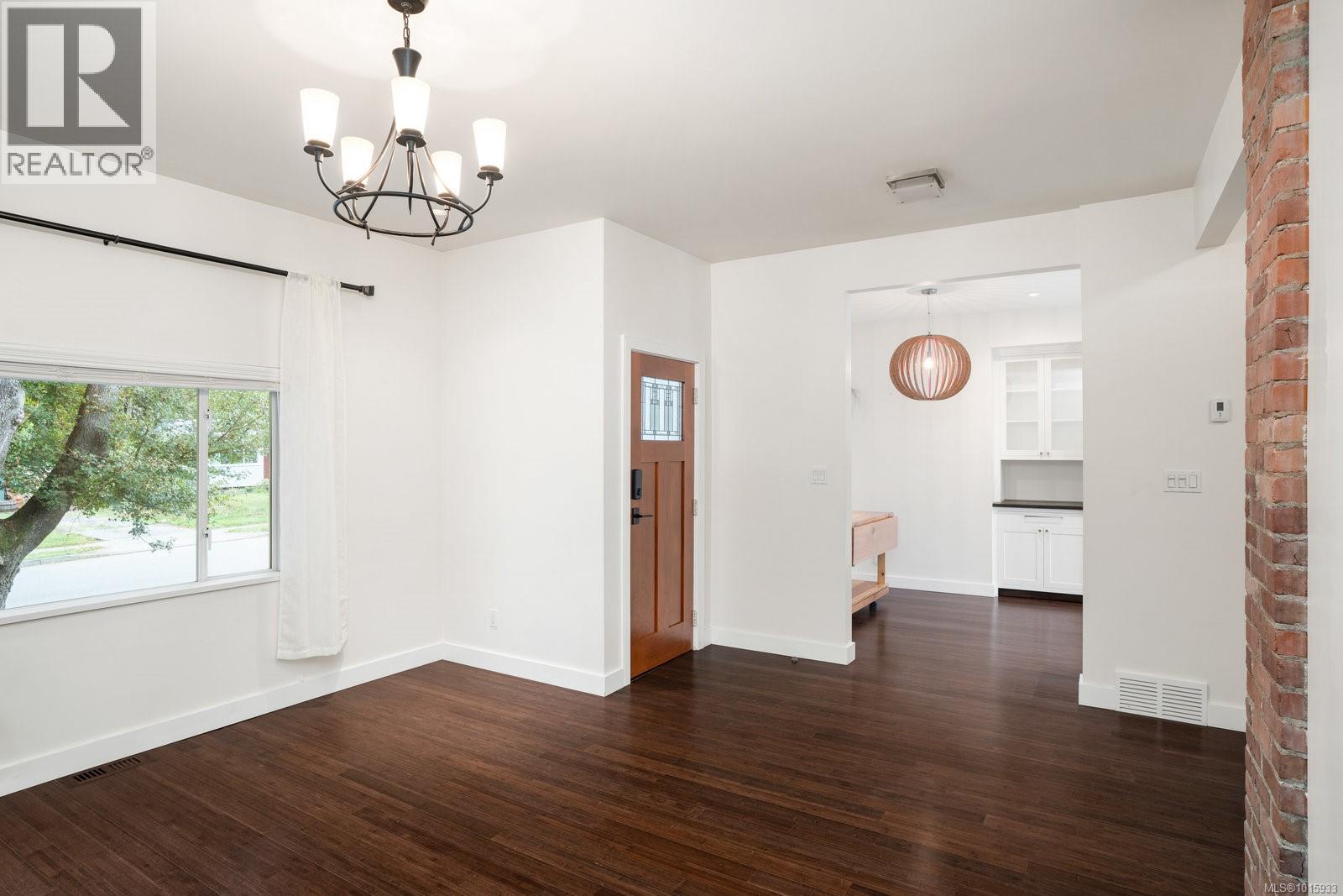 2659 Victor St, Victoria, British Columbia  V8R 4E3 - Photo 10 - 1015933