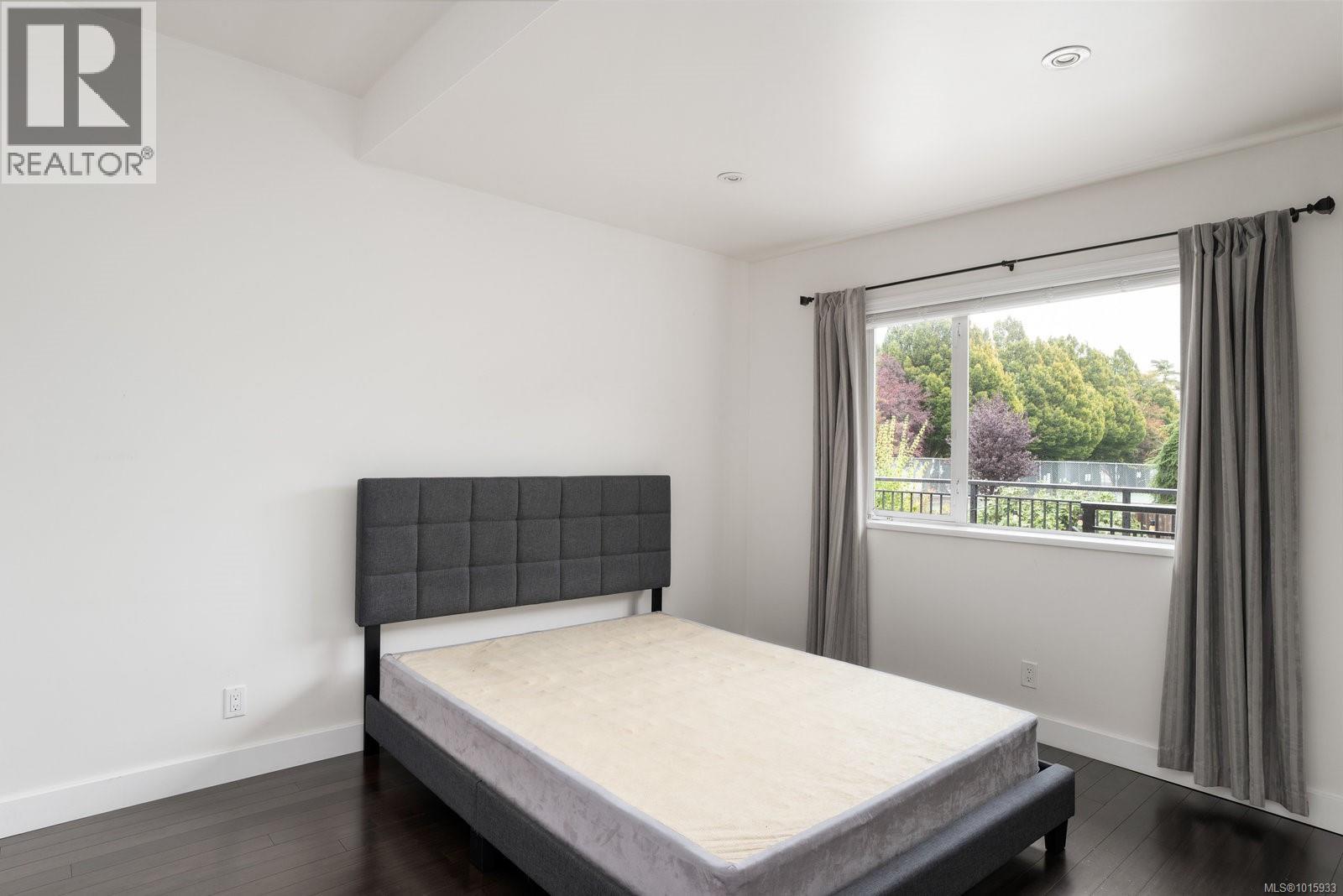 2659 Victor St, Victoria, British Columbia  V8R 4E3 - Photo 24 - 1015933