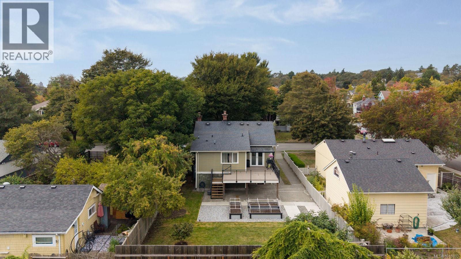 2659 Victor St, Victoria, British Columbia  V8R 4E3 - Photo 42 - 1015933