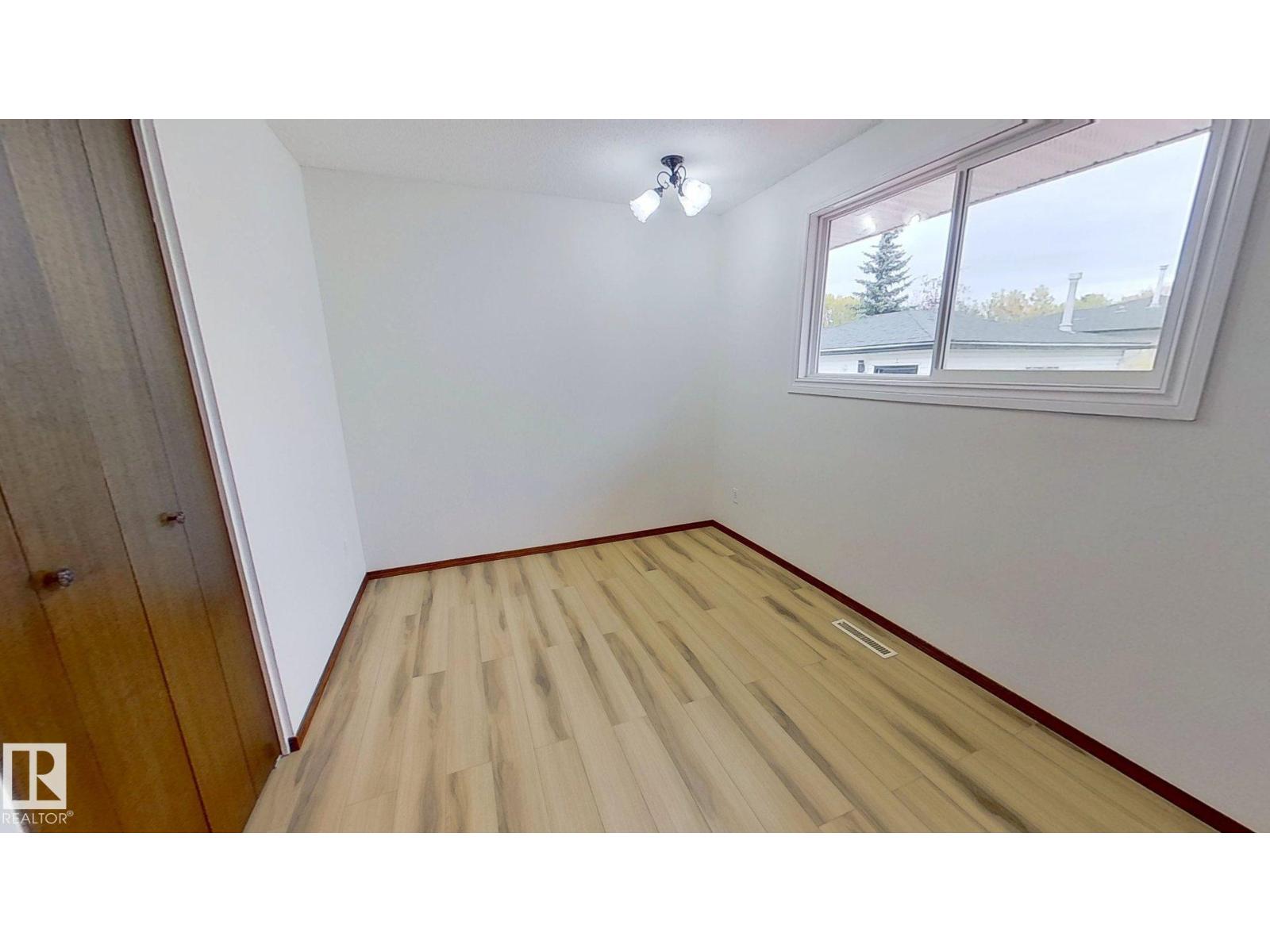 14811 61a St Nw, Edmonton, Alberta  T5A 2A7 - Photo 10 - E4461333