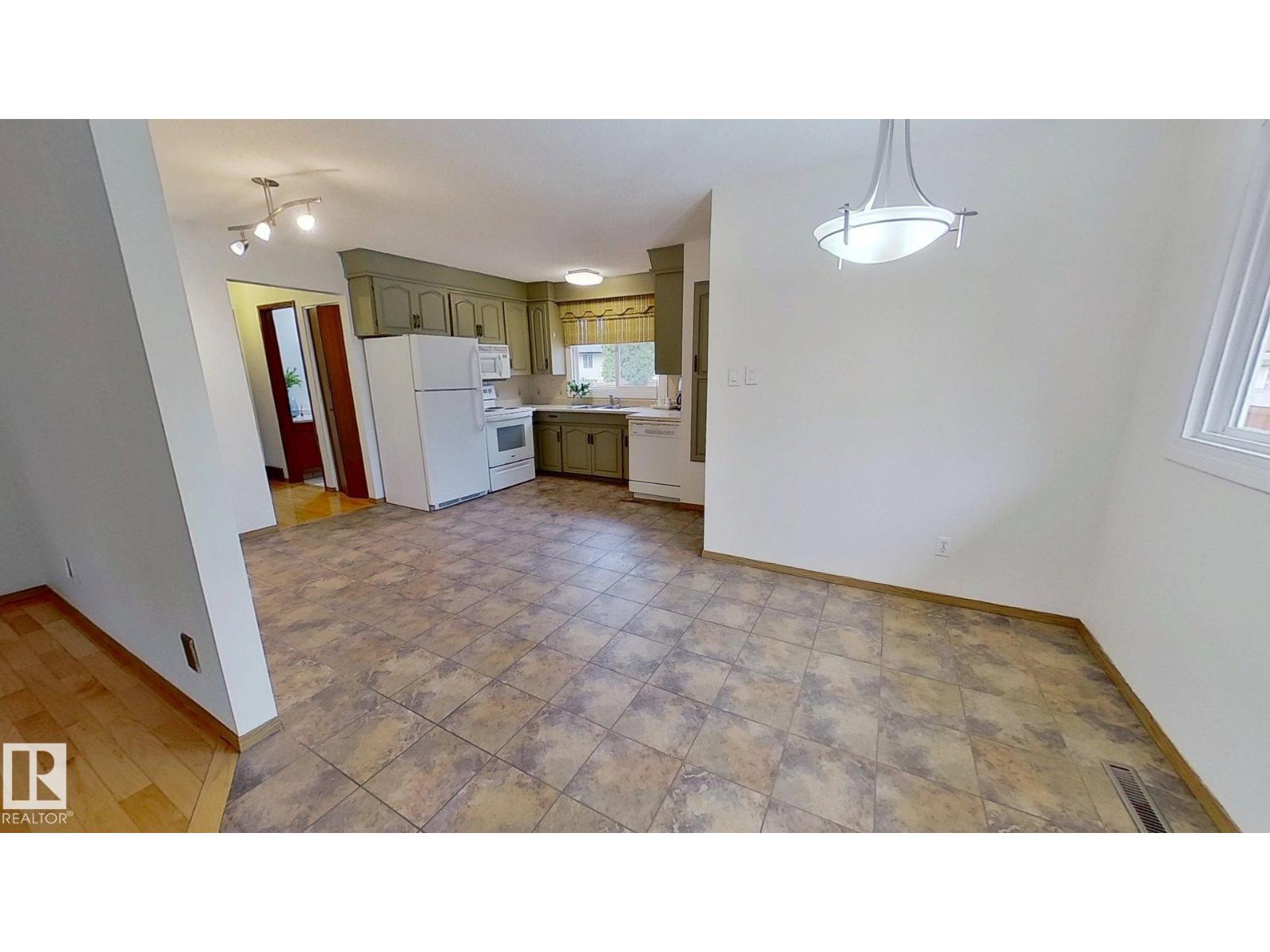 14811 61a St Nw, Edmonton, Alberta  T5A 2A7 - Photo 6 - E4461333