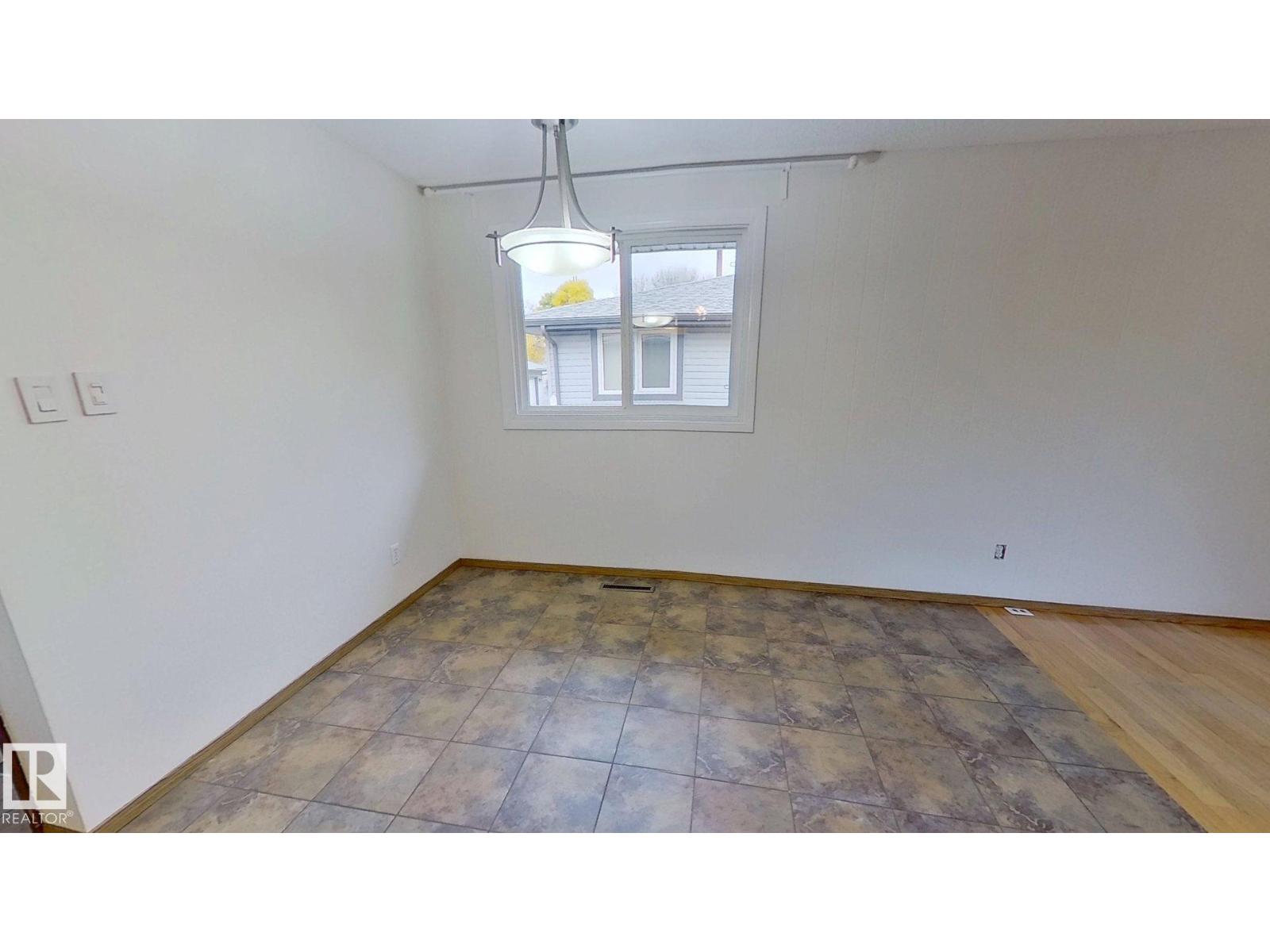 14811 61a St Nw, Edmonton, Alberta  T5A 2A7 - Photo 7 - E4461333