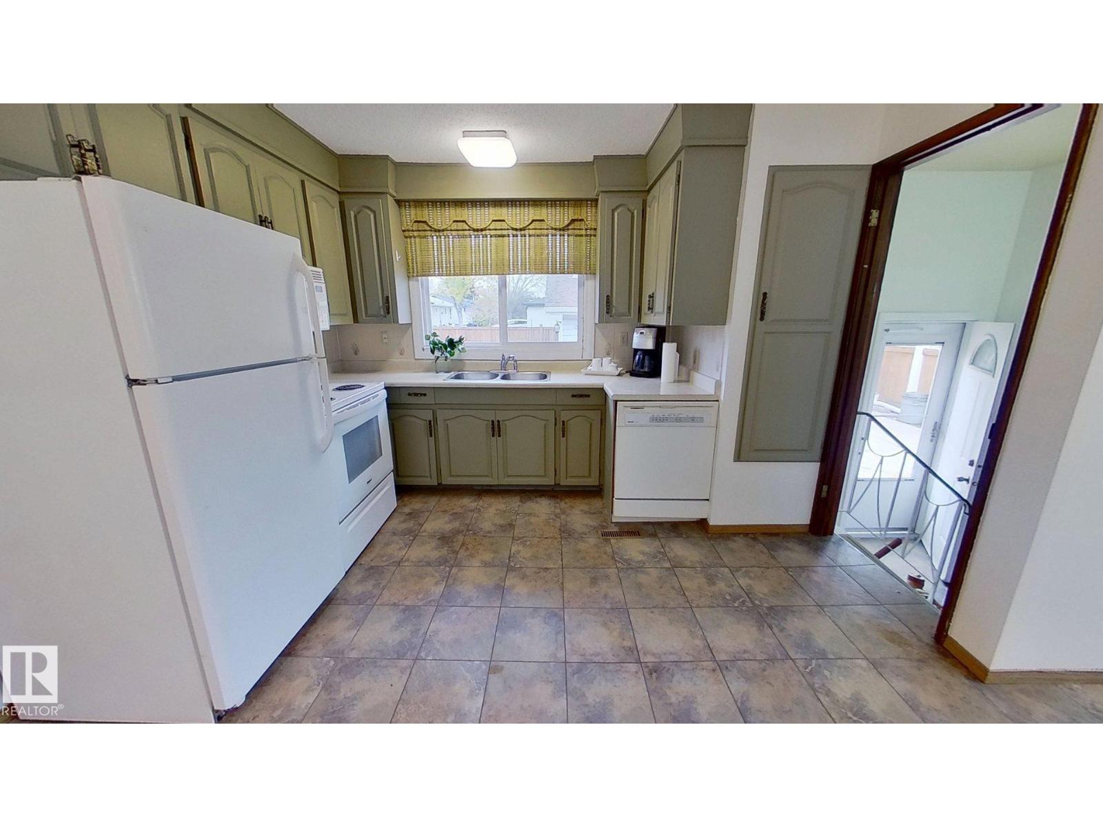 14811 61a St Nw, Edmonton, Alberta  T5A 2A7 - Photo 9 - E4461333