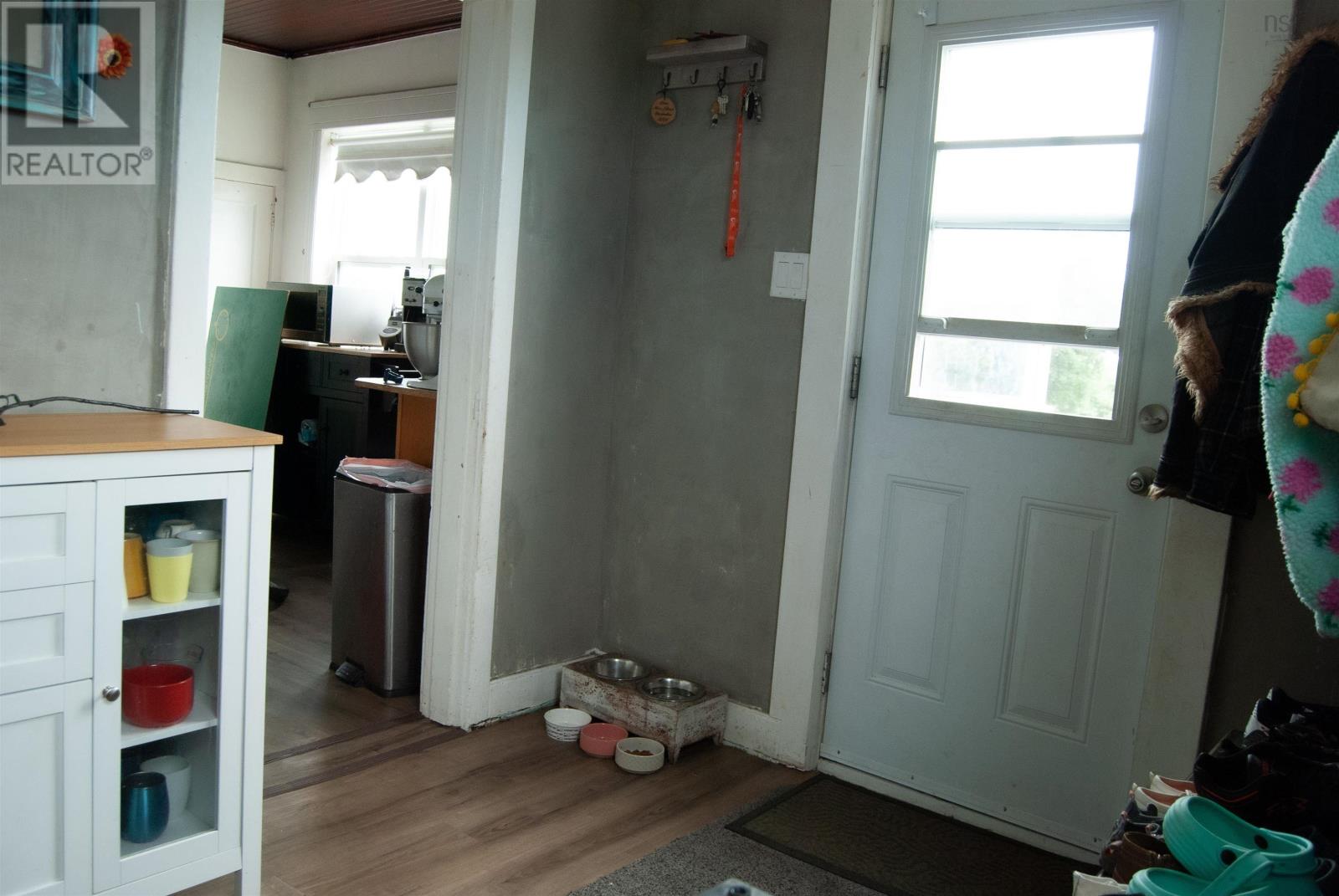 319 Cockburn Street, New Waterford, Nova Scotia  B1J 4J8 - Photo 6 - 202525436