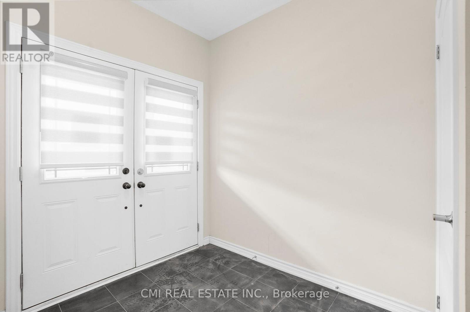 251 Palace Street, Thorold, Ontario  L2V 0N3 - Photo 19 - X12452178