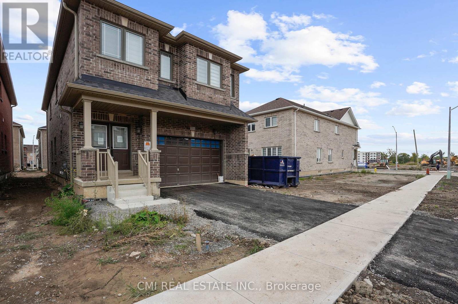 251 Palace Street, Thorold, Ontario  L2V 0N3 - Photo 2 - X12452178