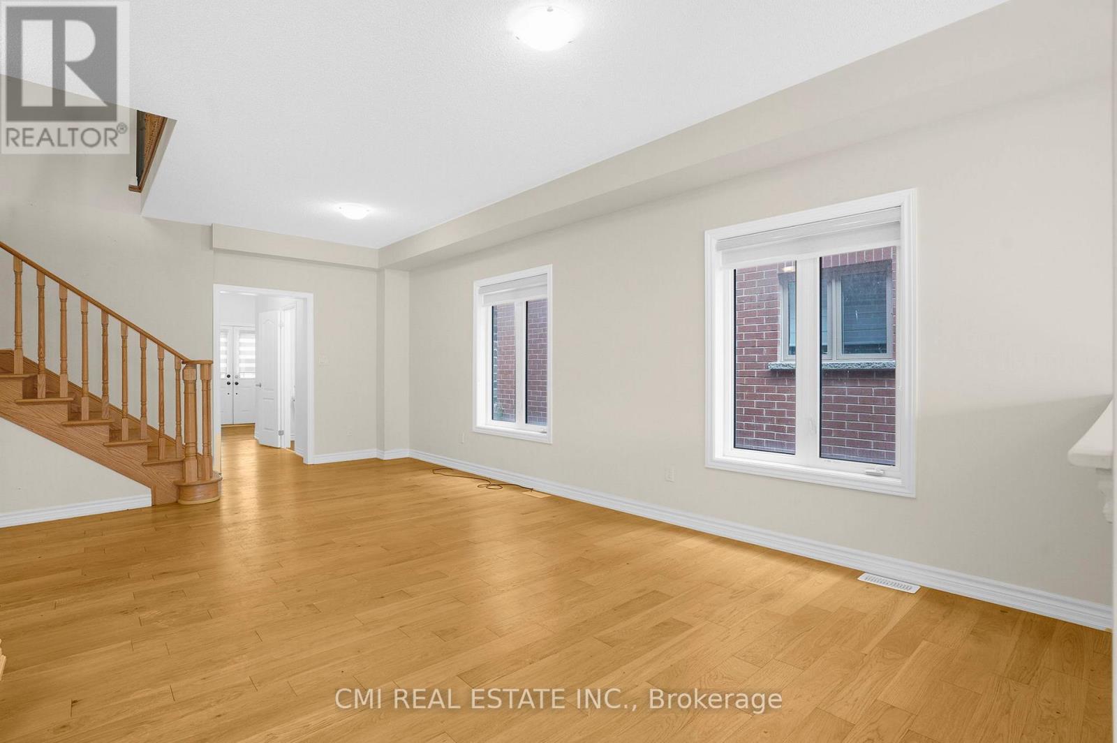 251 Palace Street, Thorold, Ontario  L2V 0N3 - Photo 6 - X12452178