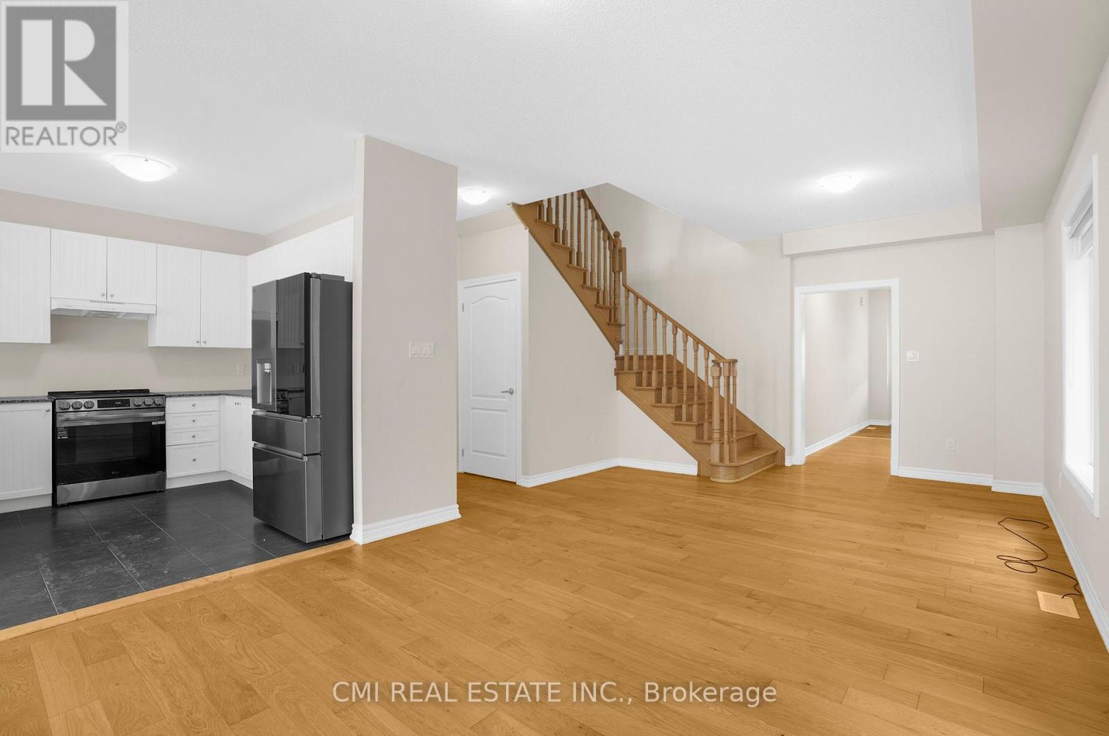 251 Palace Street, Thorold, Ontario  L2V 0N3 - Photo 7 - X12452178