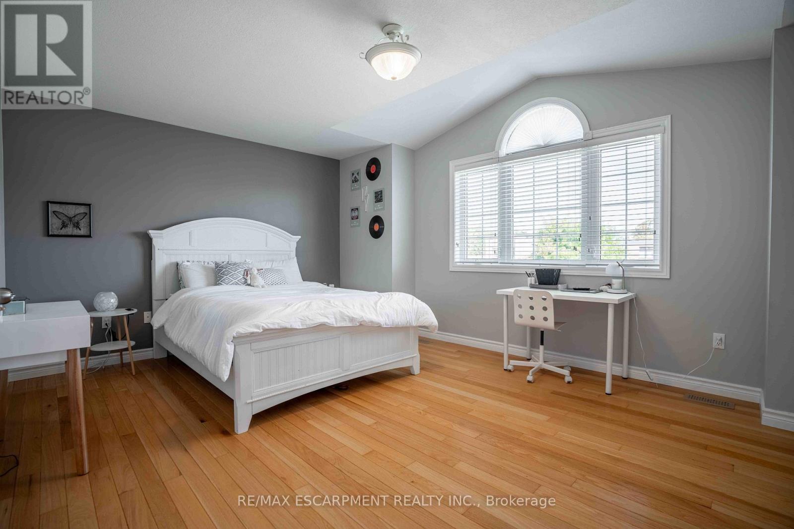 441 Crerar Drive, Hamilton, Ontario  L9A 5K3 - Photo 21 - X12452214