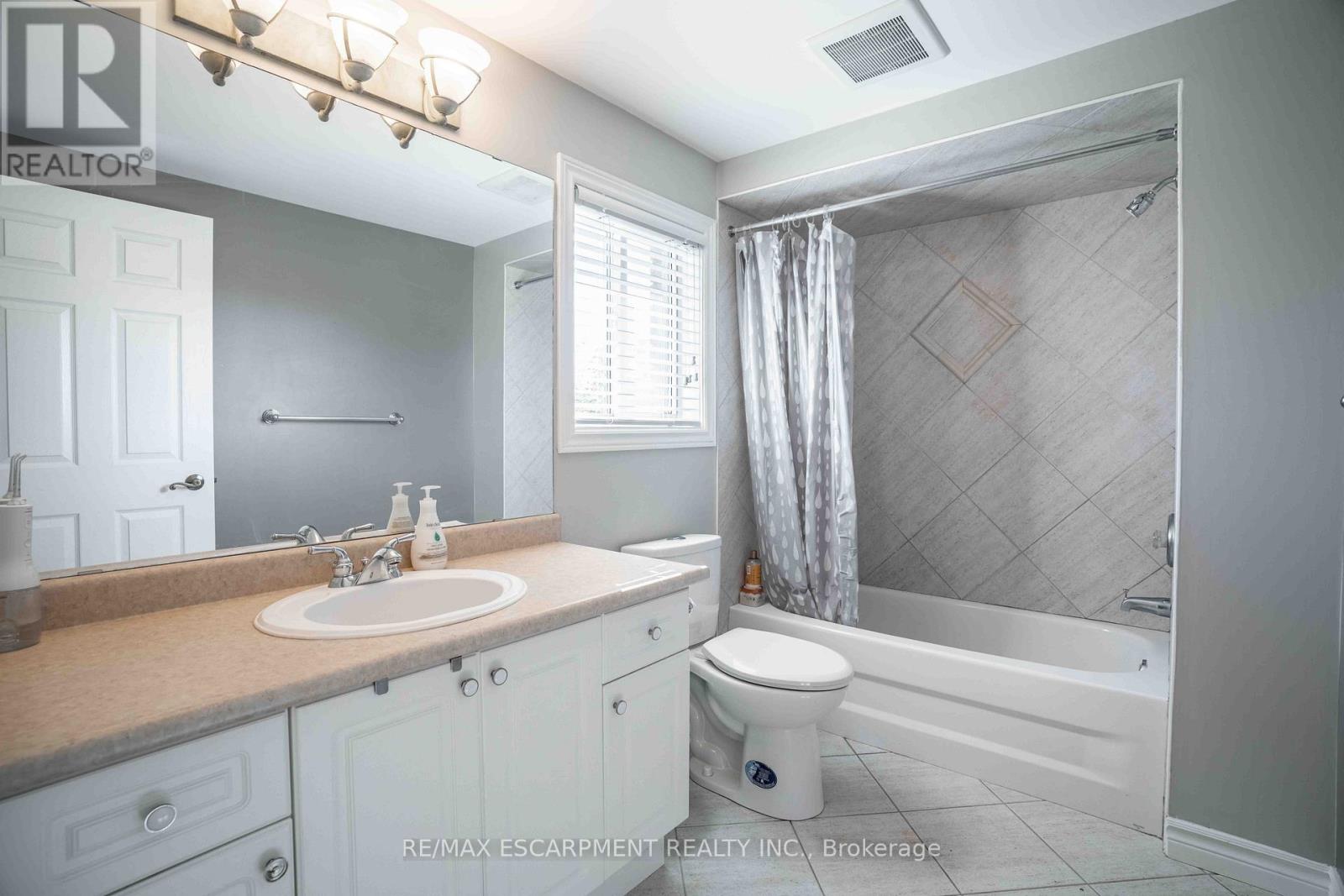 441 Crerar Drive, Hamilton, Ontario  L9A 5K3 - Photo 23 - X12452214