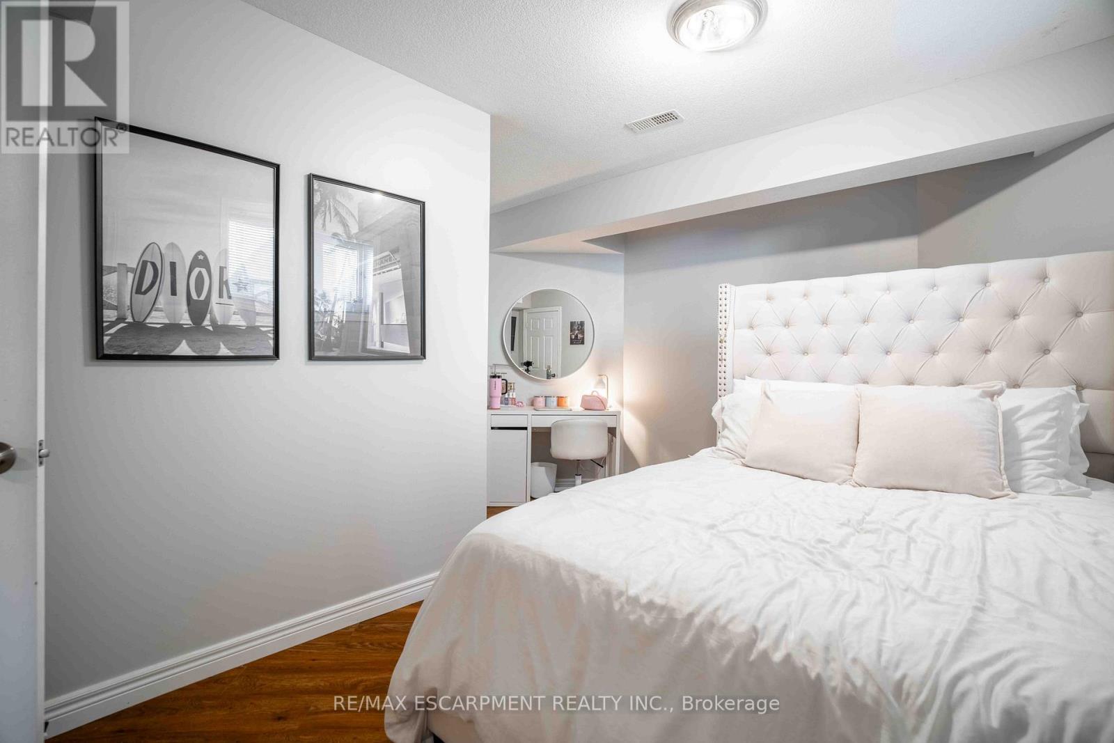441 Crerar Drive, Hamilton, Ontario  L9A 5K3 - Photo 30 - X12452214