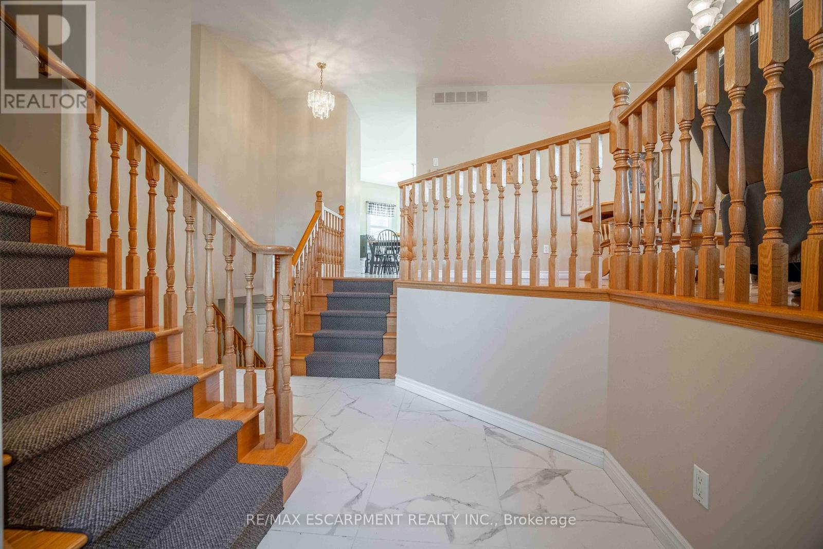 441 Crerar Drive, Hamilton, Ontario  L9A 5K3 - Photo 5 - X12452214