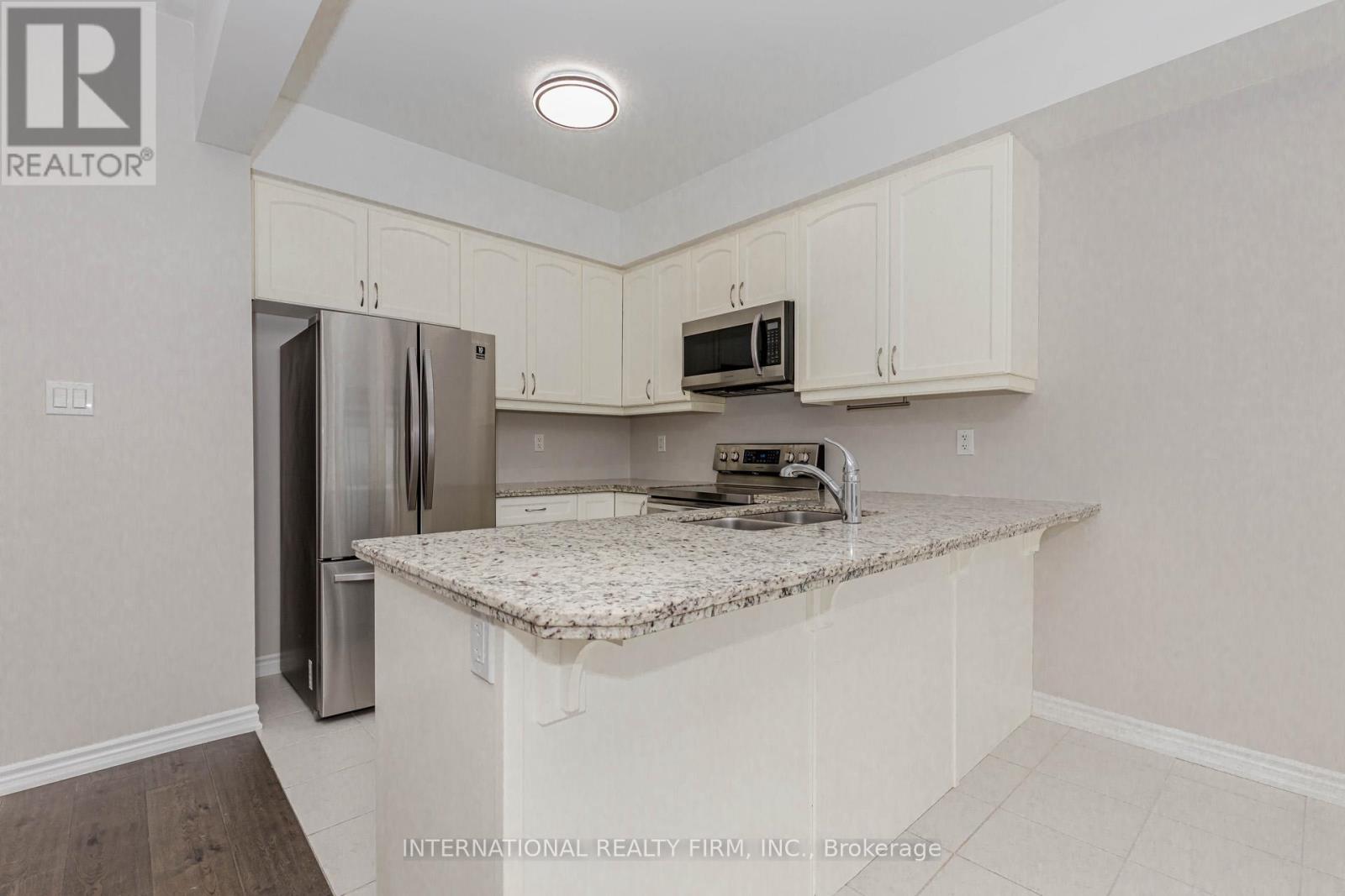 138 Flagg Avenue, Brant, Ontario  N3L 0J8 - Photo 11 - X12452221