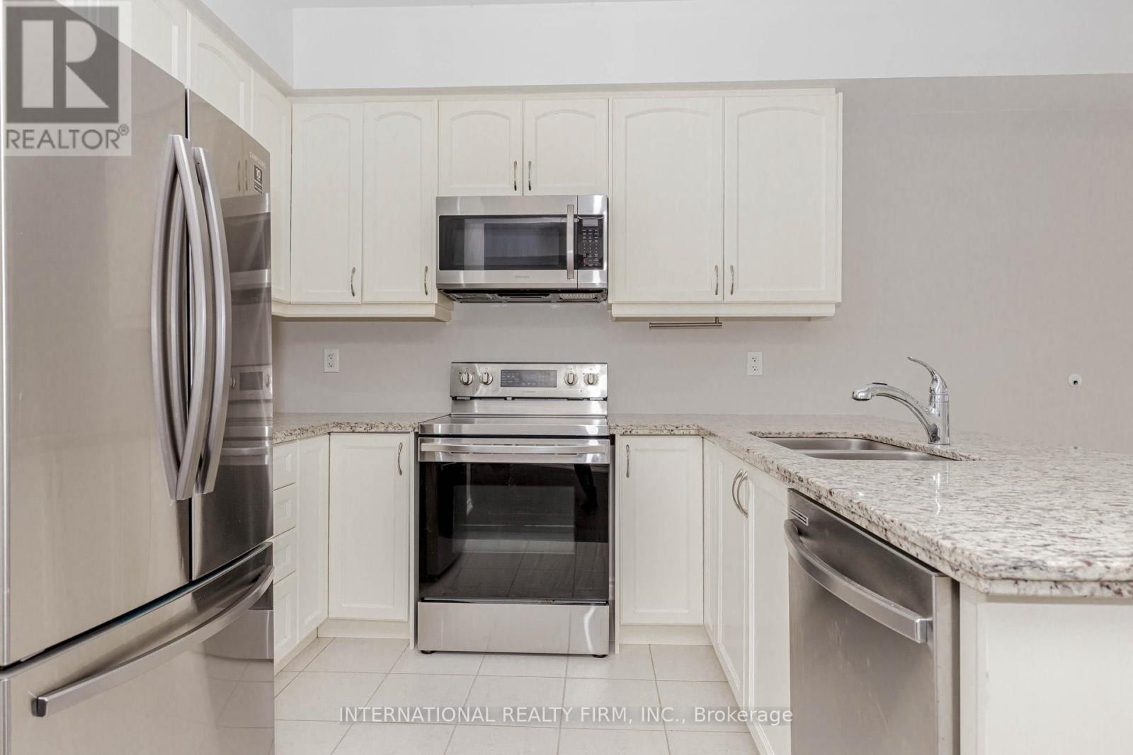 138 Flagg Avenue, Brant, Ontario  N3L 0J8 - Photo 12 - X12452221