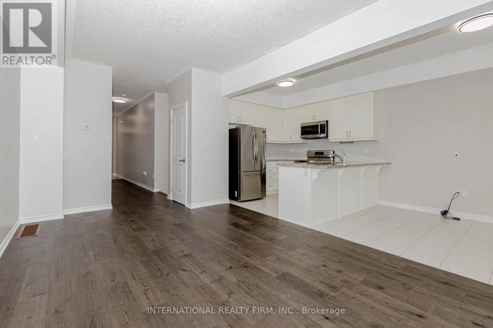 138 Flagg Avenue, Brant, Ontario  N3L 0J8 - Photo 9 - X12452221