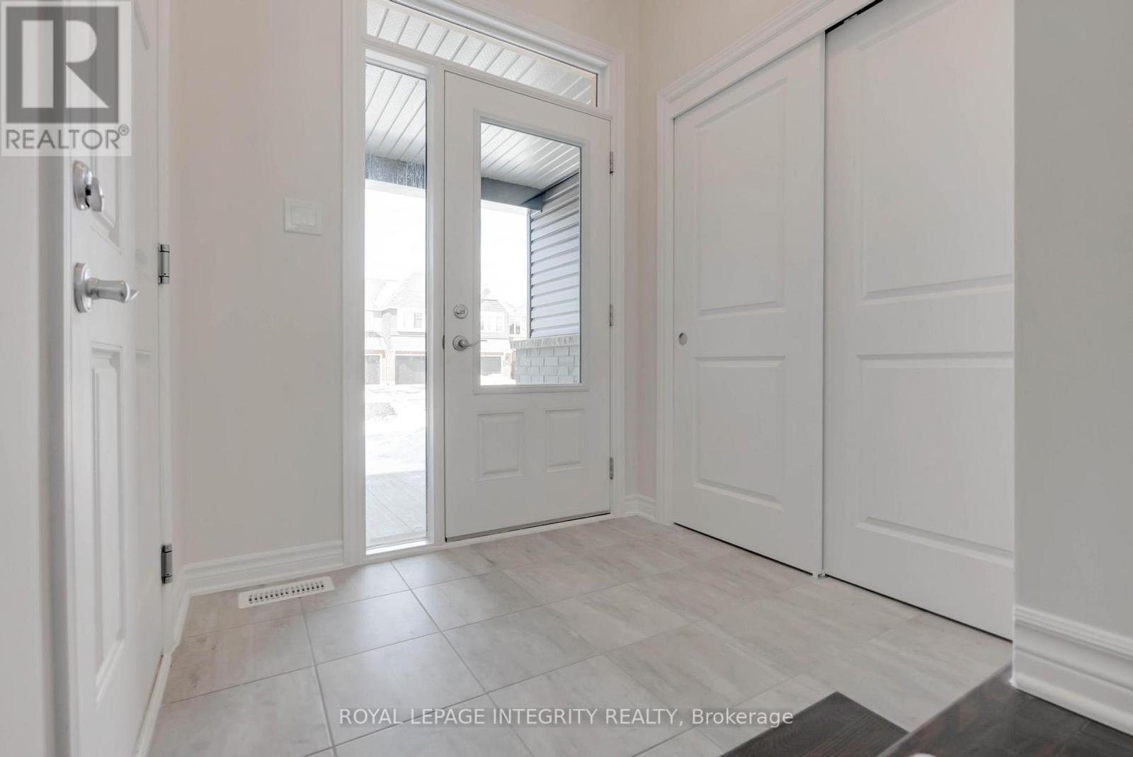 780 Miikana Road, Ottawa, Ontario  K1X 0G5 - Photo 4 - X12452286