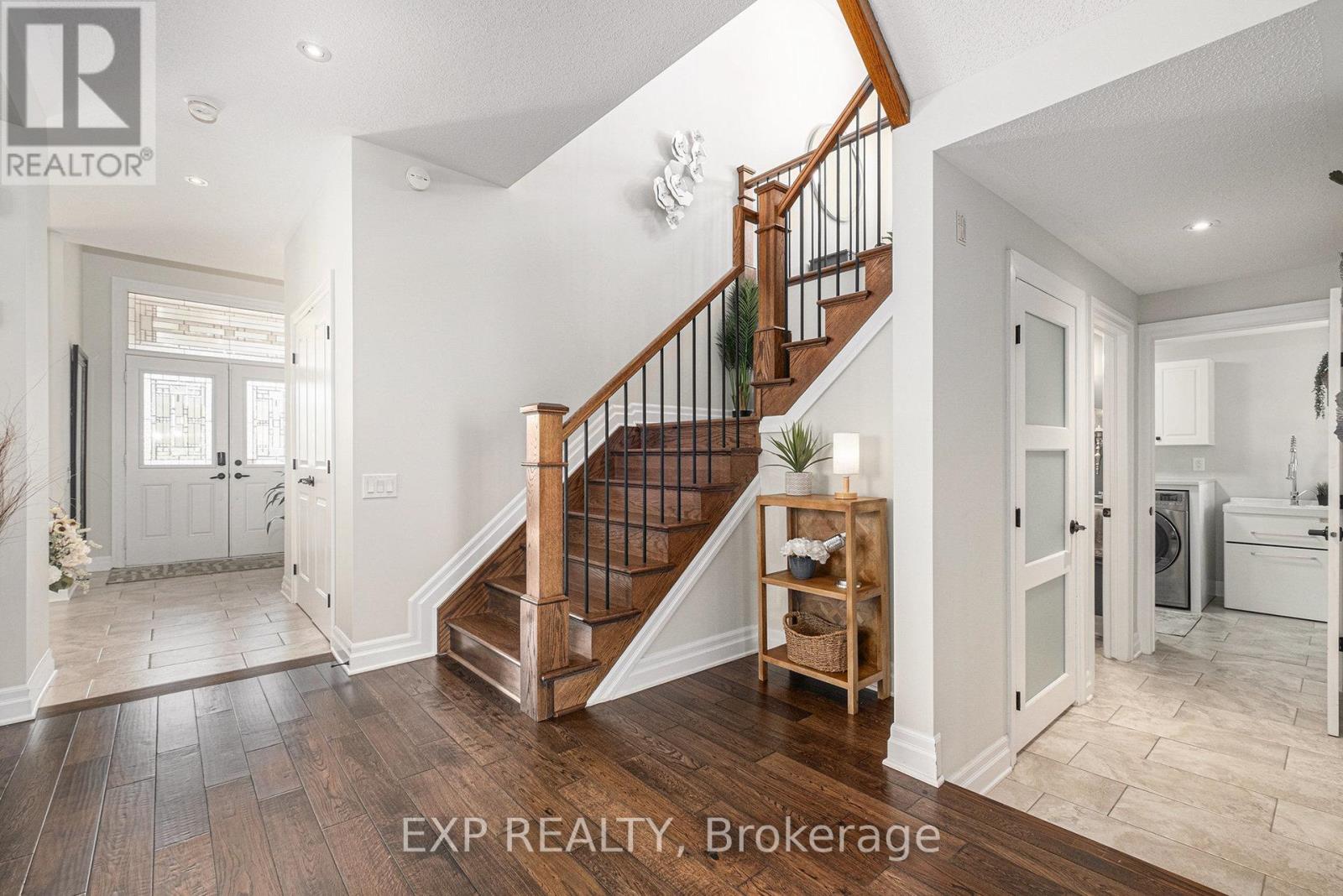 386 Andalusian Crescent, Ottawa, Ontario  K2V 0C3 - Photo 4 - X12452313