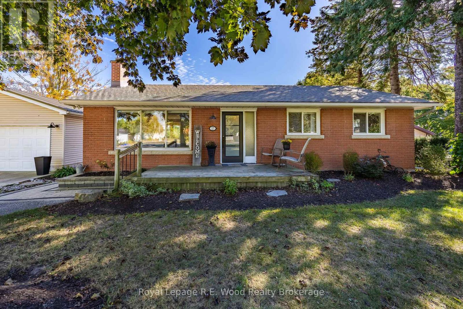 27 North Street W, Tillsonburg, Ontario  N4G 1B9 - Photo 3 - X12452348