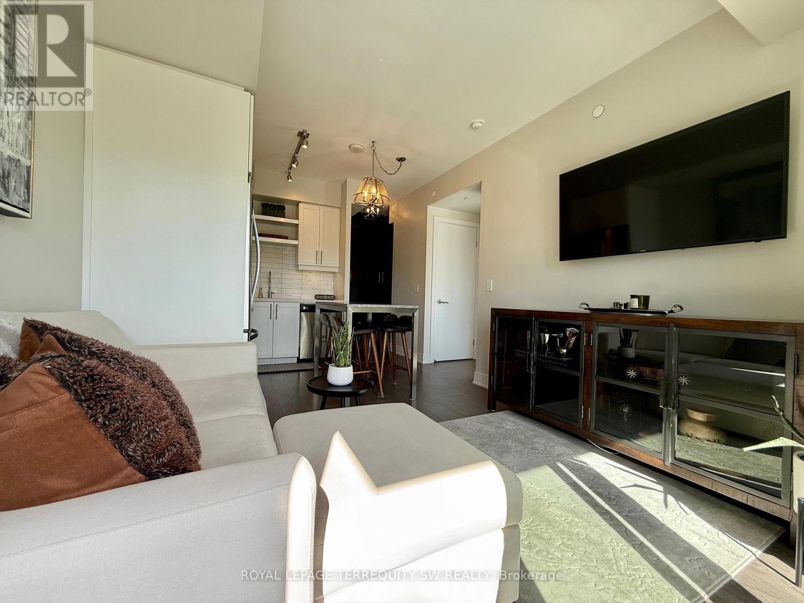 Lph28 - 525 Adelaide Street W, Toronto, Ontario  M5V 0N7 - Photo 8 - C12376020