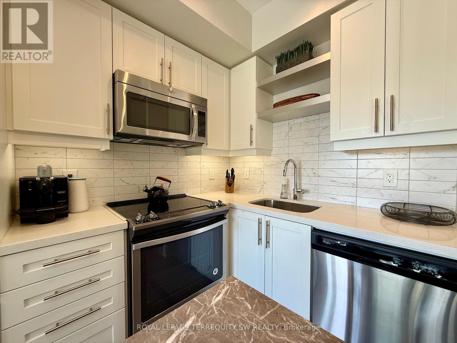 Lph28 - 525 Adelaide Street W, Toronto, Ontario  M5V 0N7 - Photo 9 - C12376020