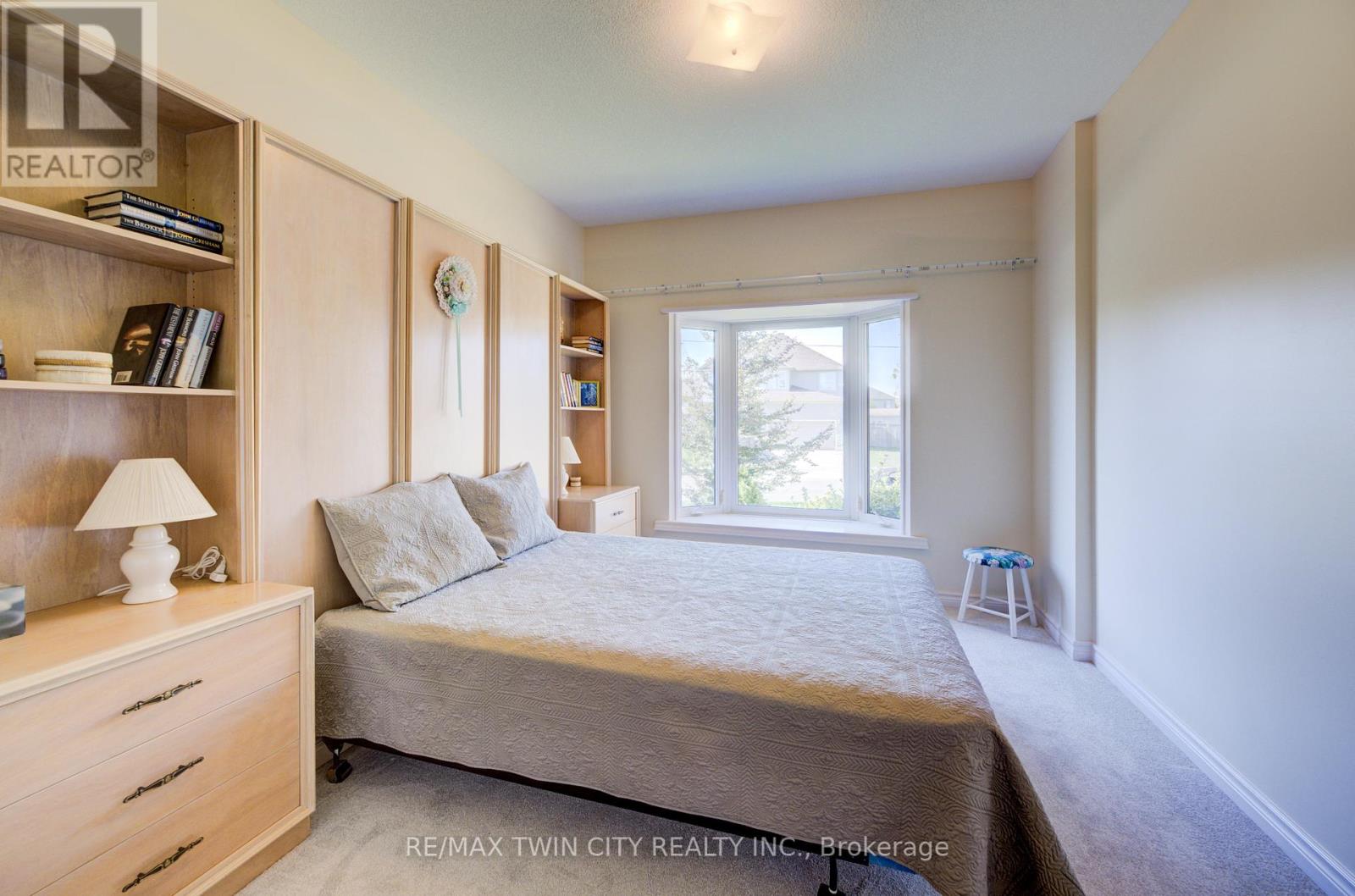 430 Caryndale Drive, Kitchener, Ontario  N2R 1M8 - Photo 17 - X12447869